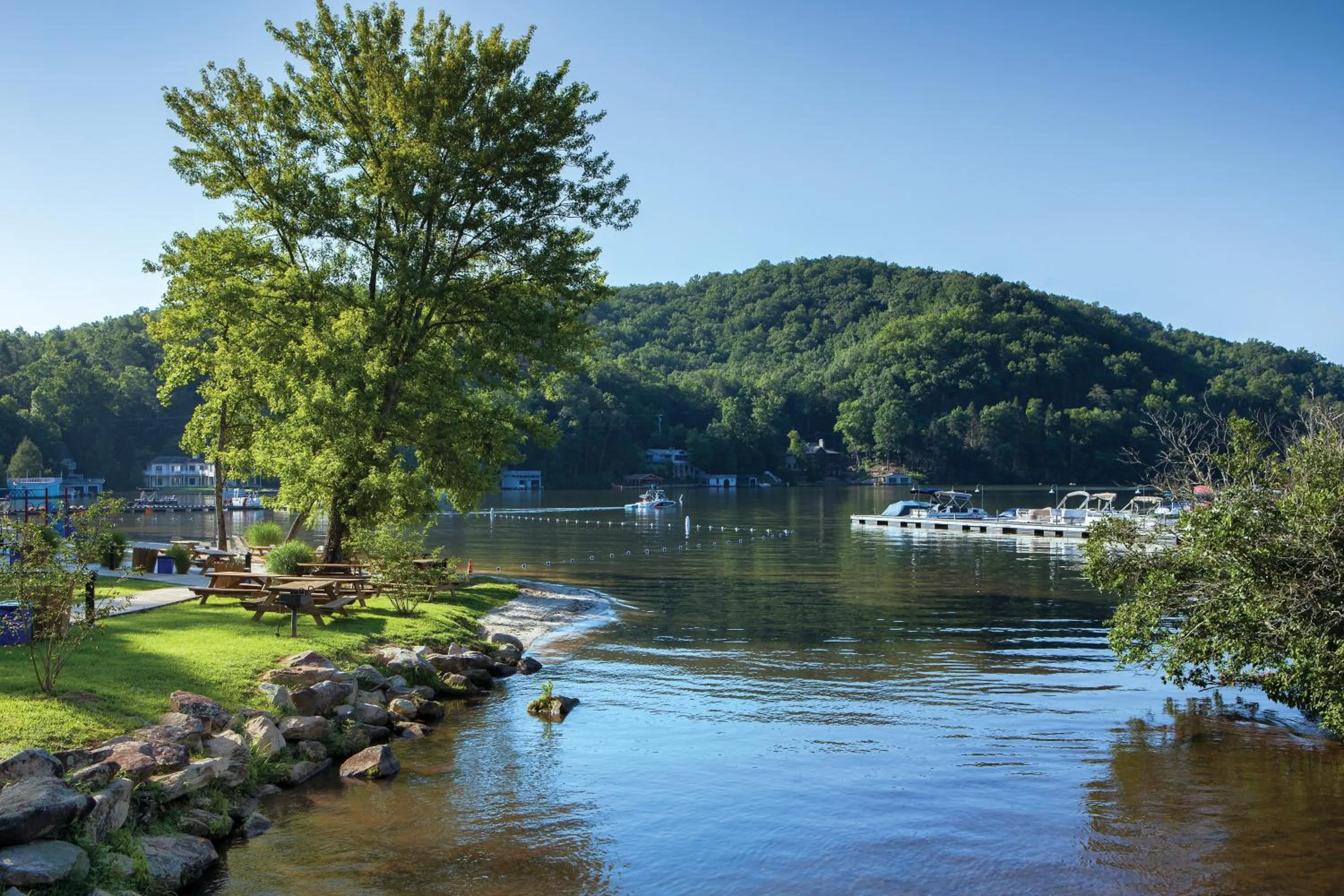 Lake view in Club Wyndham Resort at Fairfield Mountains