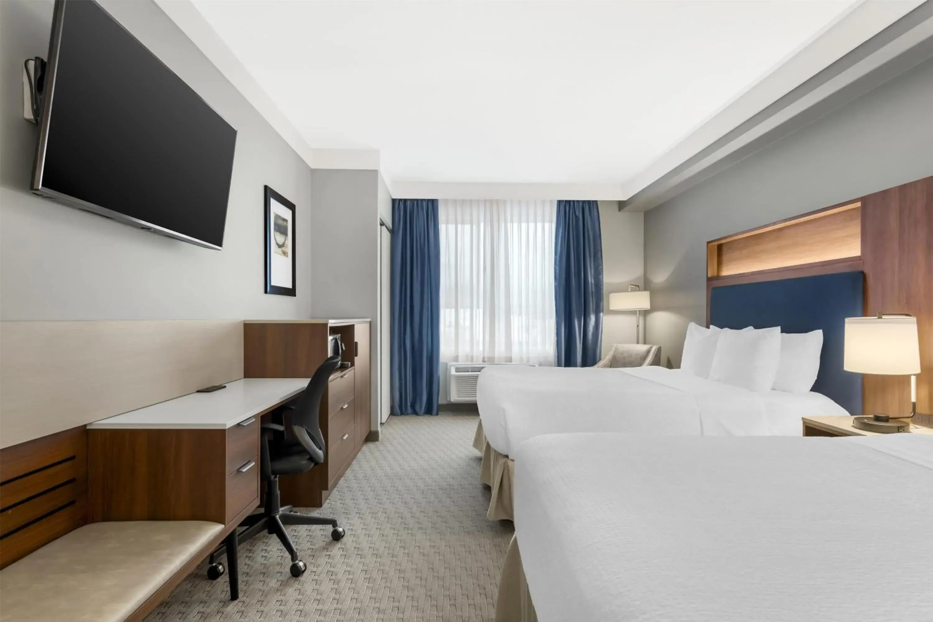 Bedroom, Bed in Best Western Plus Revelstoke Bedroom, Bed in Best Western Plus Revelstoke