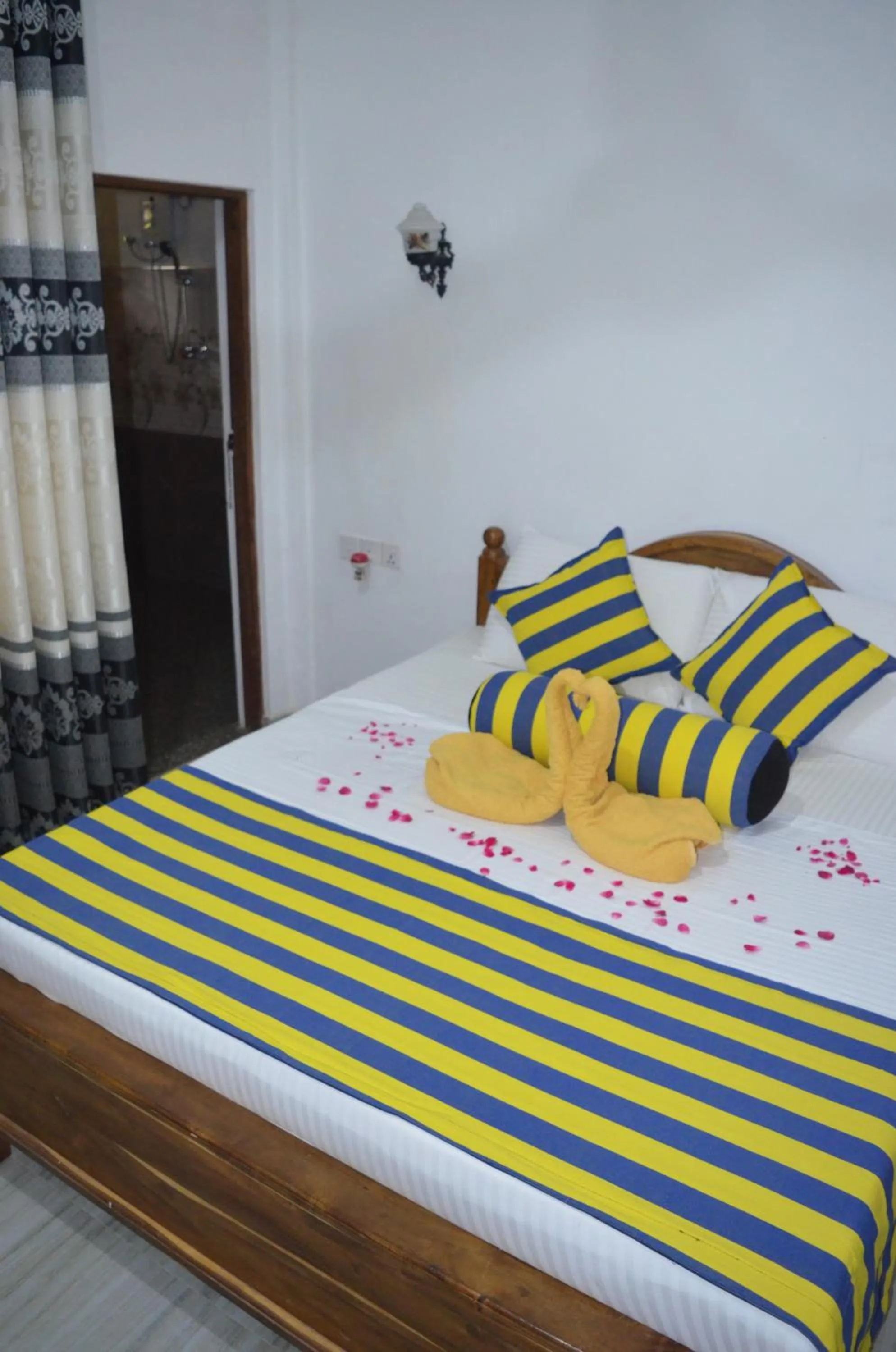 Bedroom, Bed in Green Garden Resort