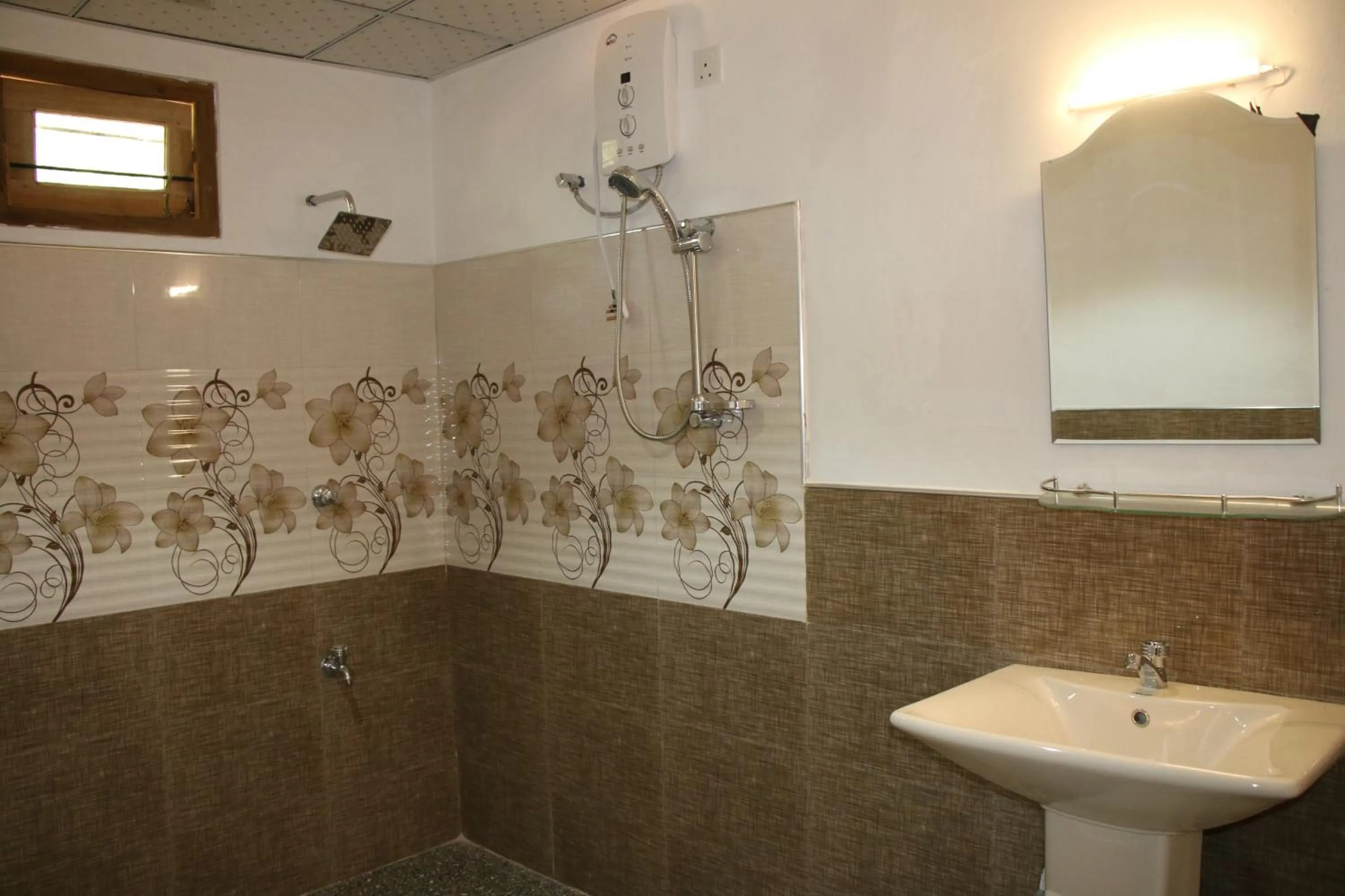 Bathroom in Green Garden Resort