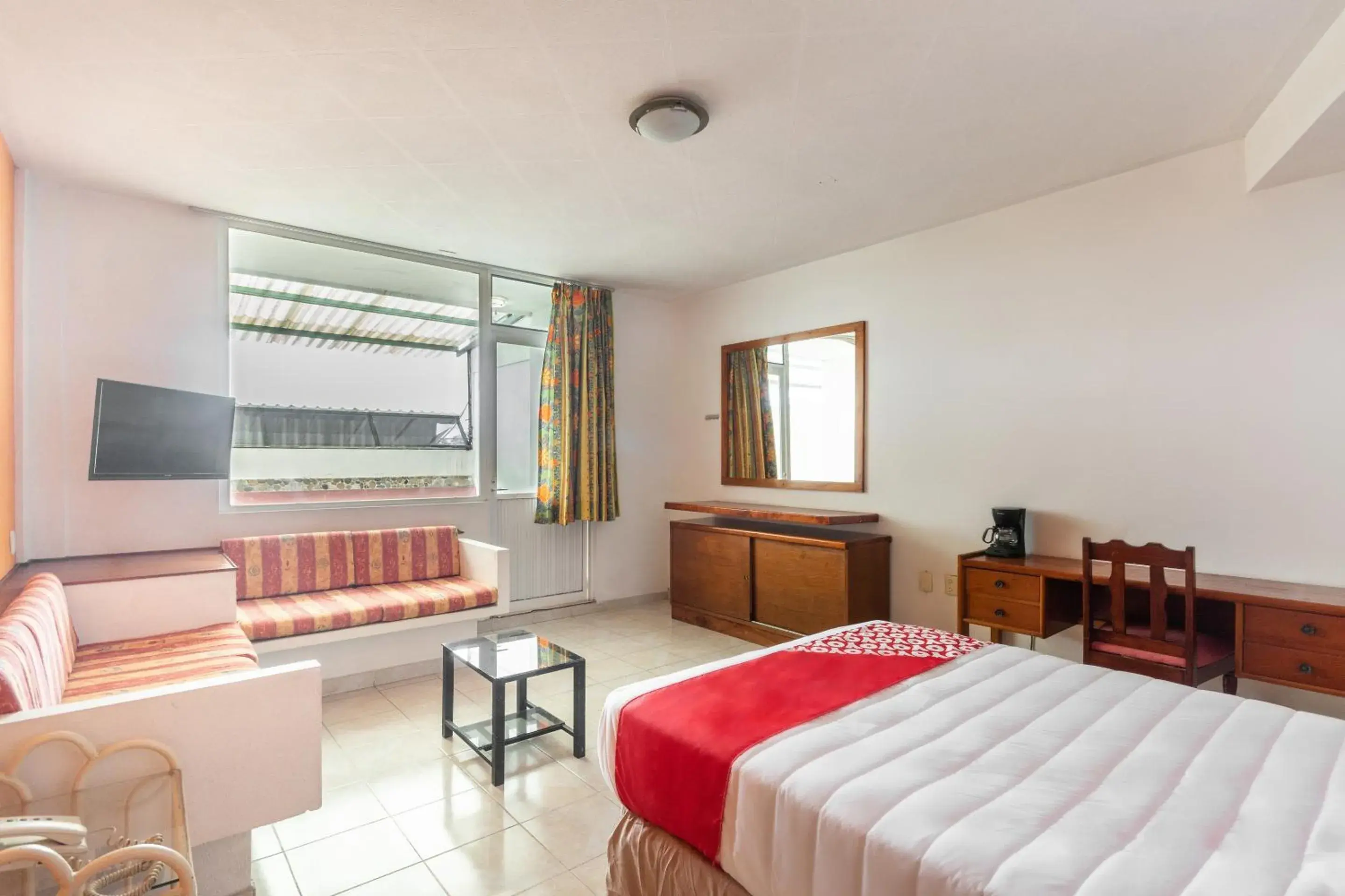 Bedroom, Bed in OYO Hotel Casa Blanca Bedroom, Bed in OYO Hotel Casa Blanca