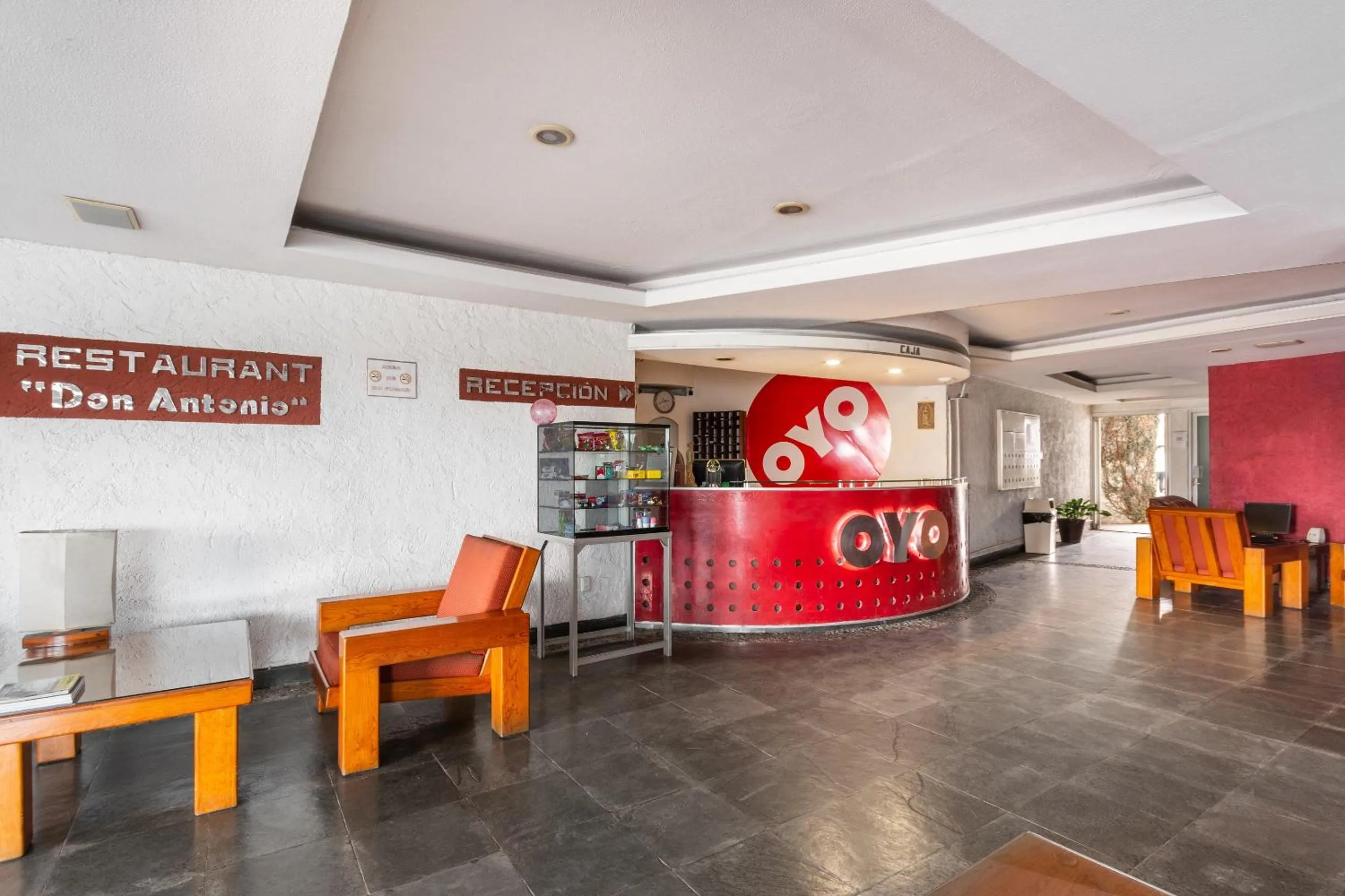 Lobby or reception in OYO Hotel Casa Blanca