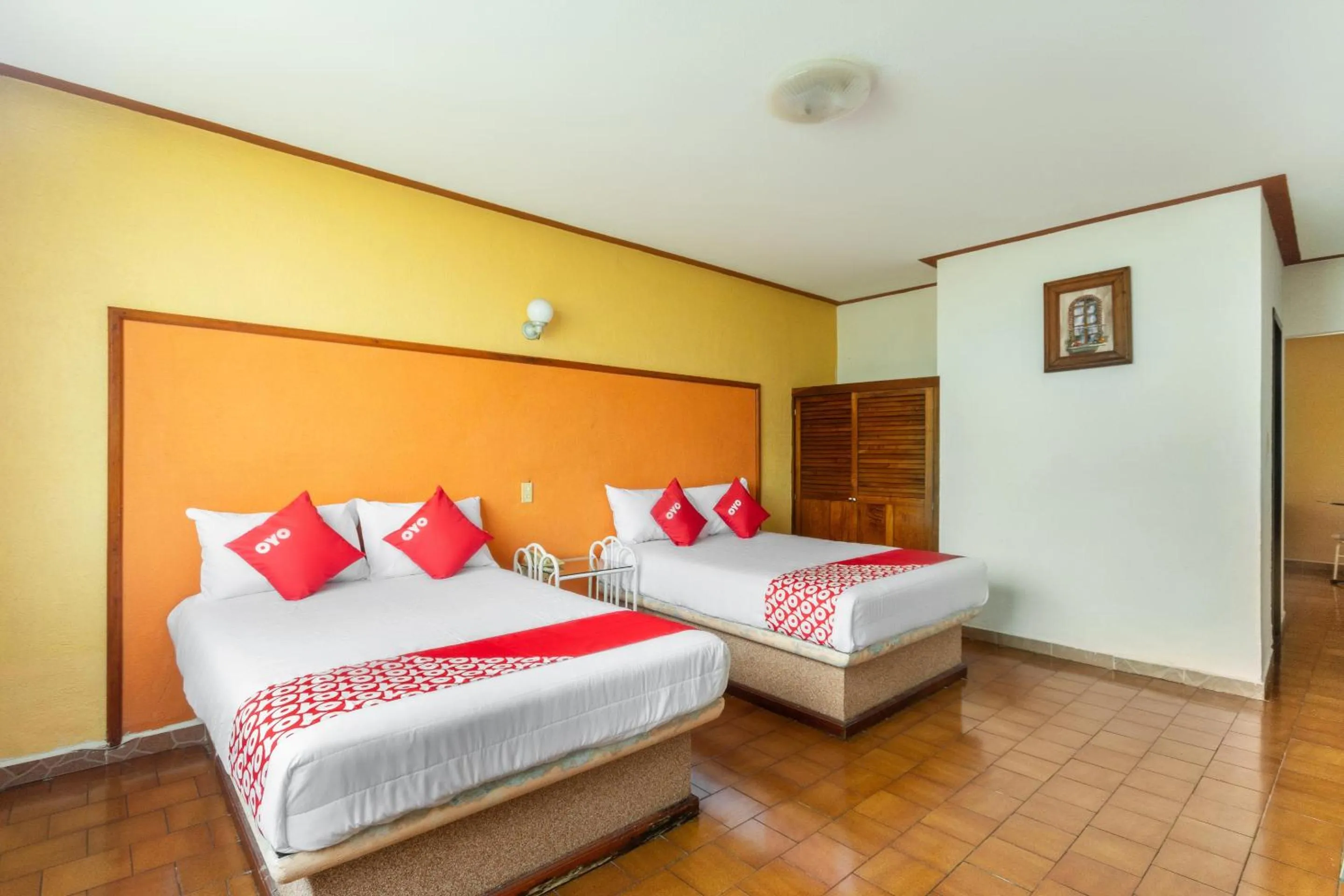 Bedroom, Bed in OYO Hotel Casa Blanca