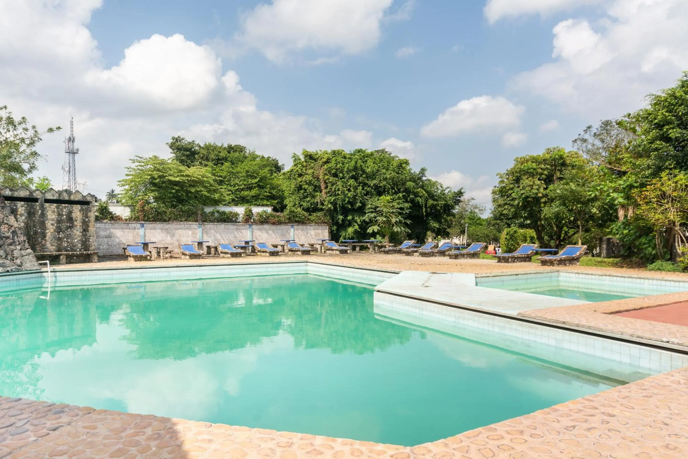 Swimming pool in OYO Hotel Casa Blanca