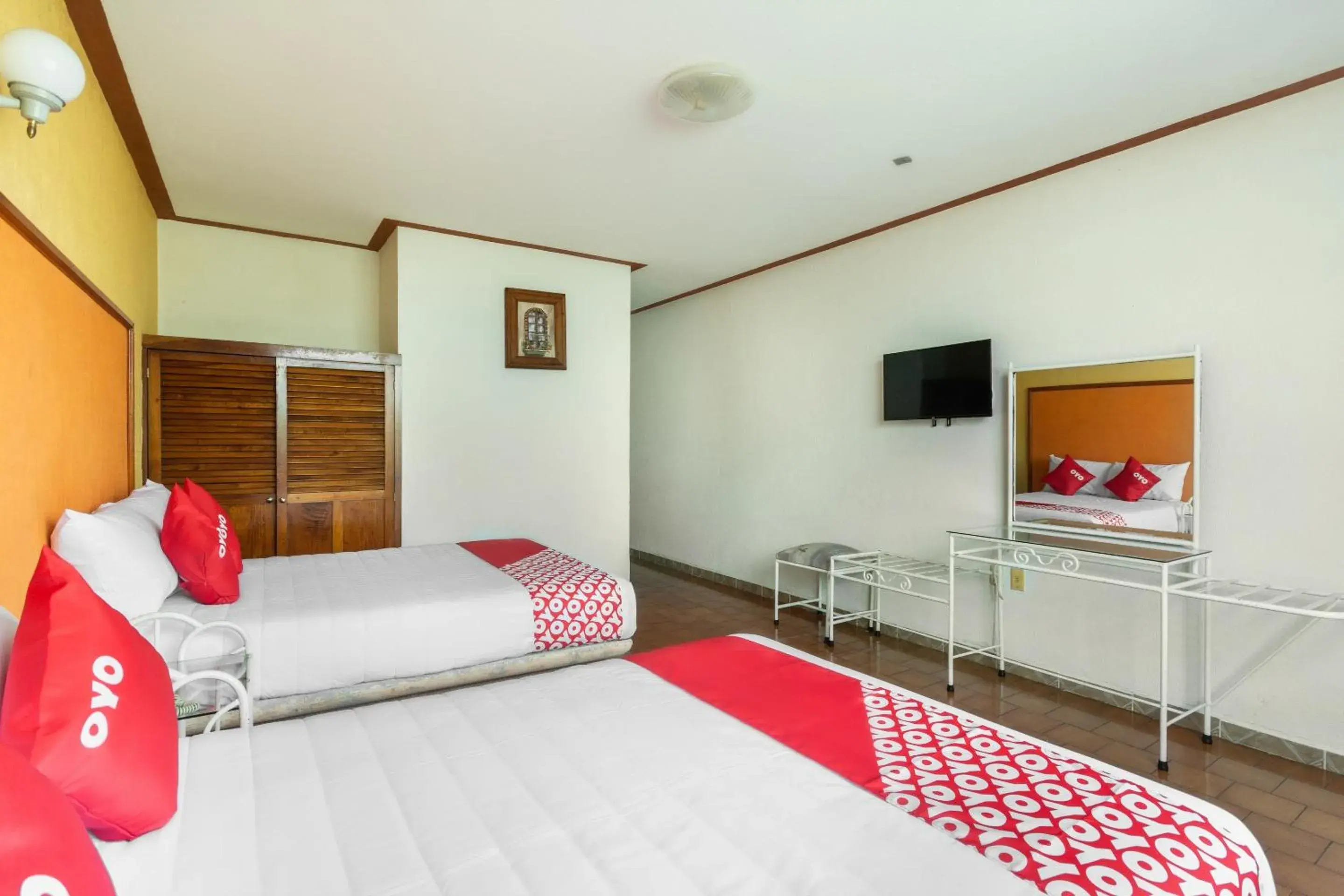 Bedroom, Bed in OYO Hotel Casa Blanca Bedroom, Bed in OYO Hotel Casa Blanca