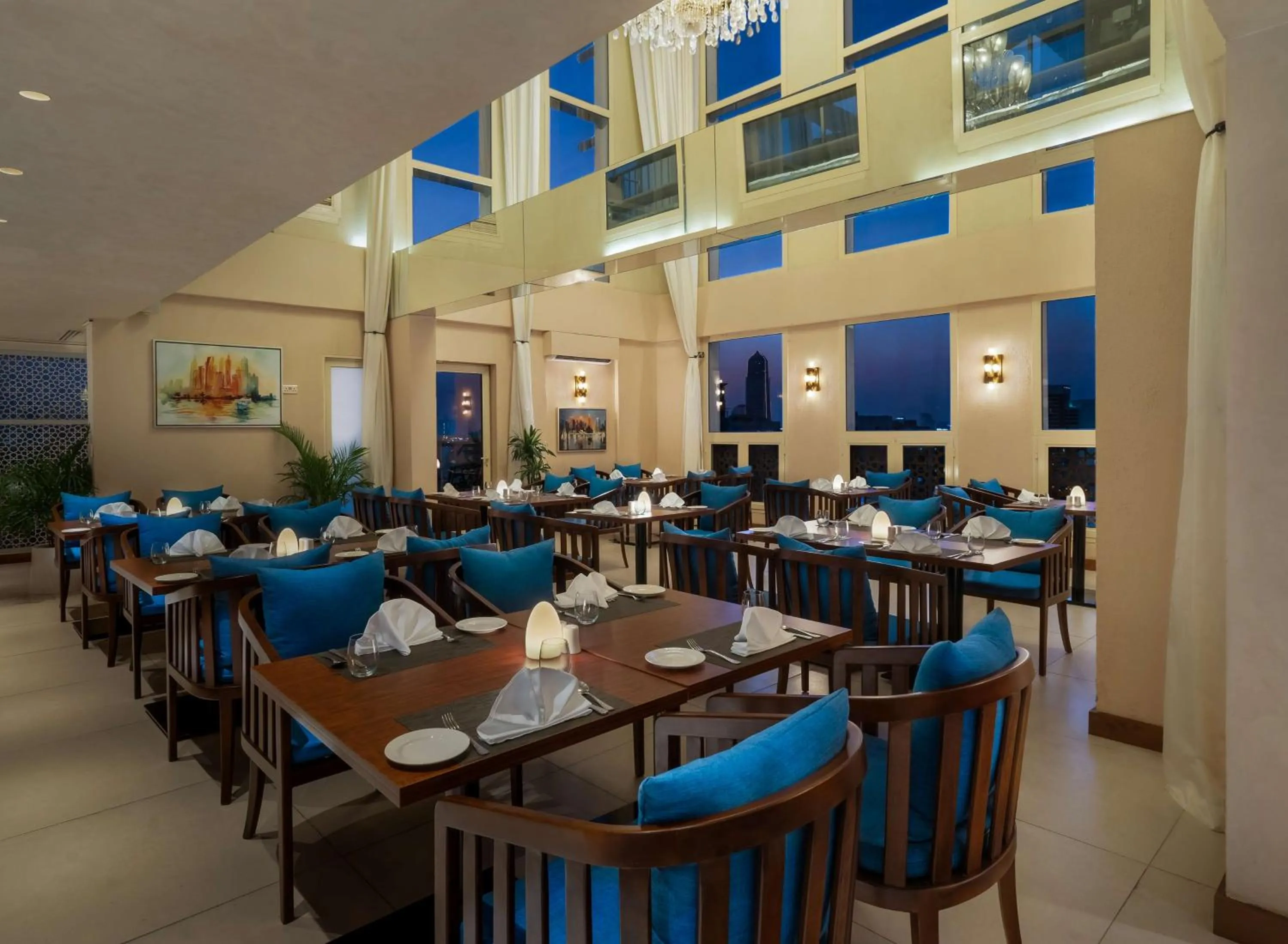 Restaurant/places to eat in DoubleTree by Hilton Dubai Al Jadaf