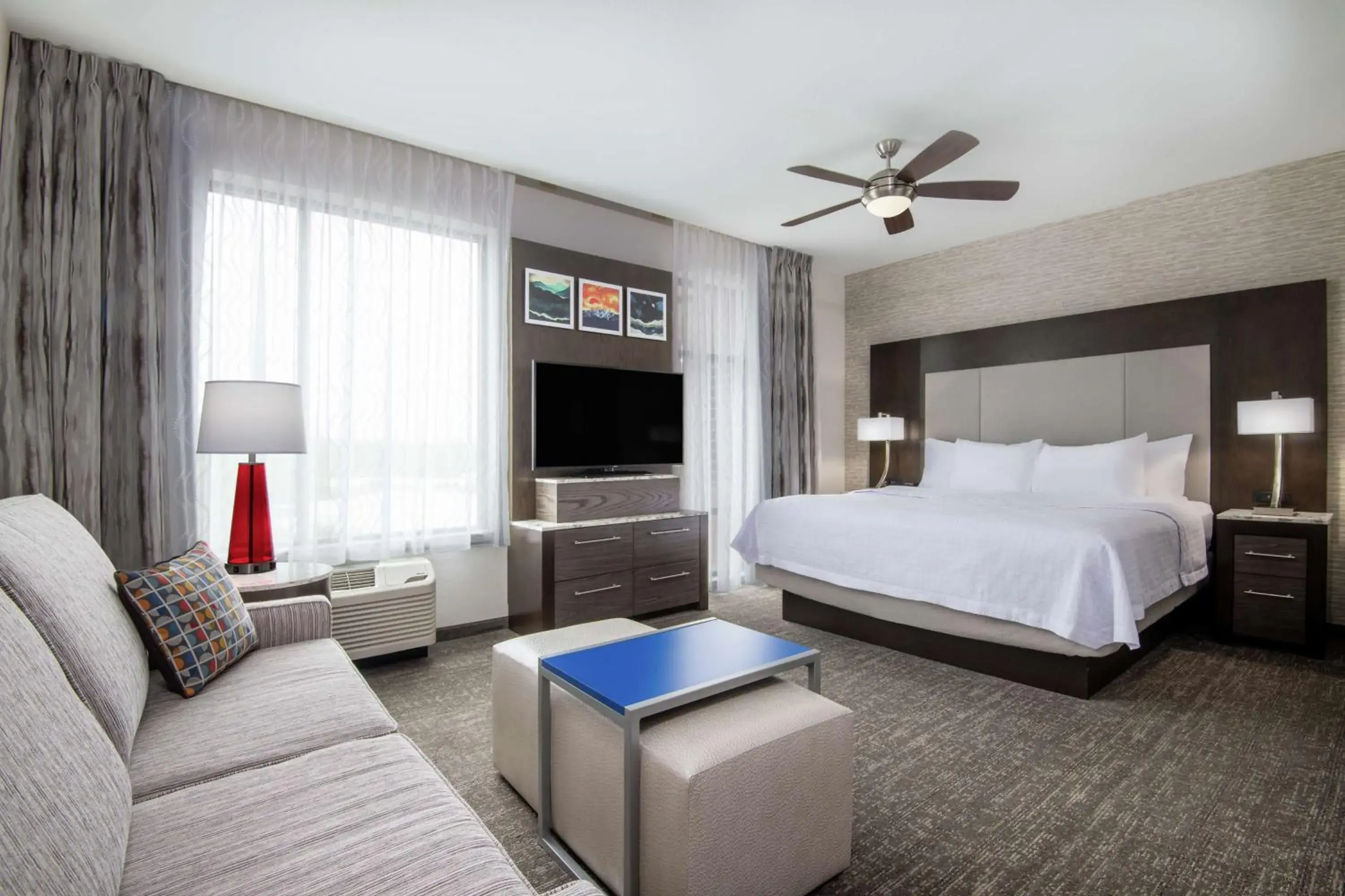 Bedroom, Bed in Homewood Suites By Hilton Steamboat Springs Bedroom, Bed in Homewood Suites By Hilton Steamboat Springs