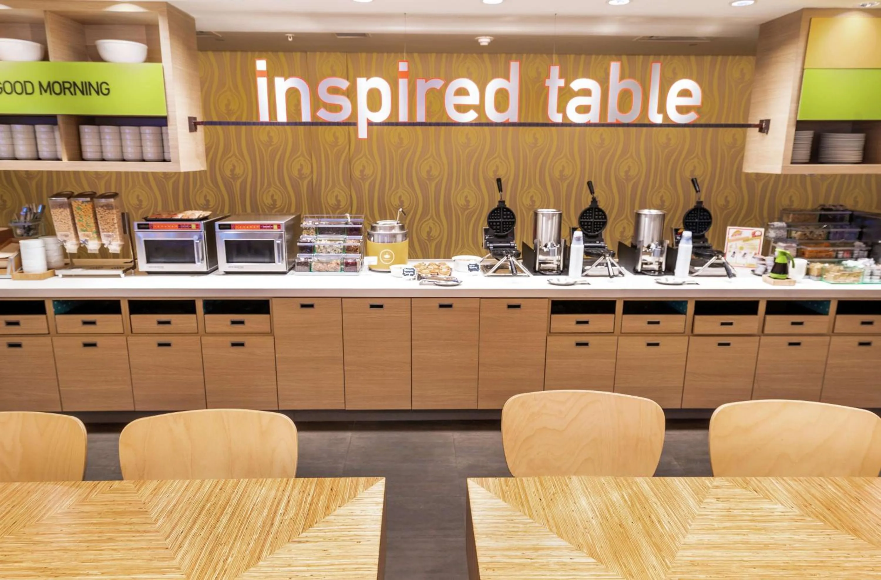 Dining area in Home2 Suites by Hilton Las Vegas Stadium District