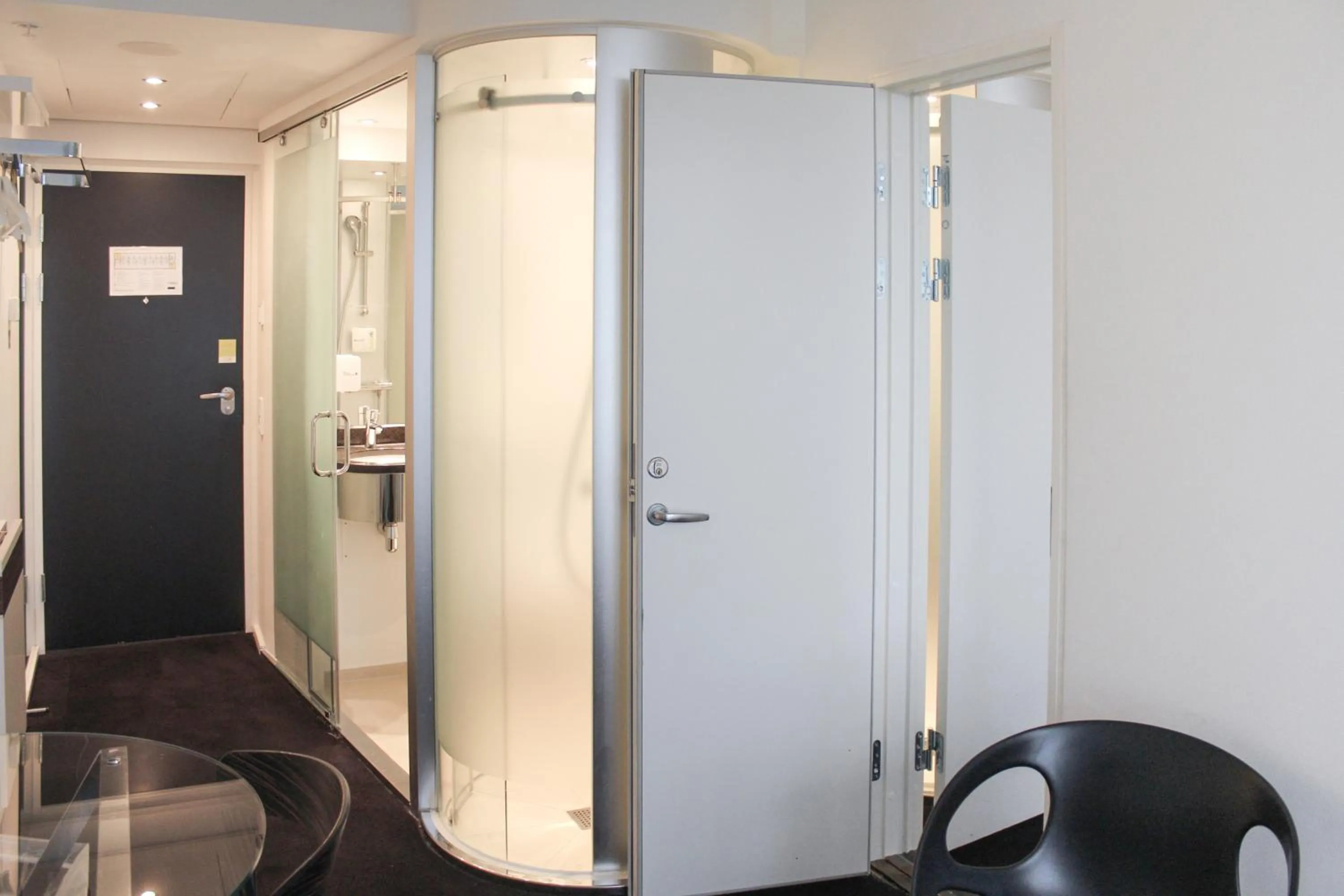 Bathroom in Wakeup Copenhagen - Bernstorffsgade