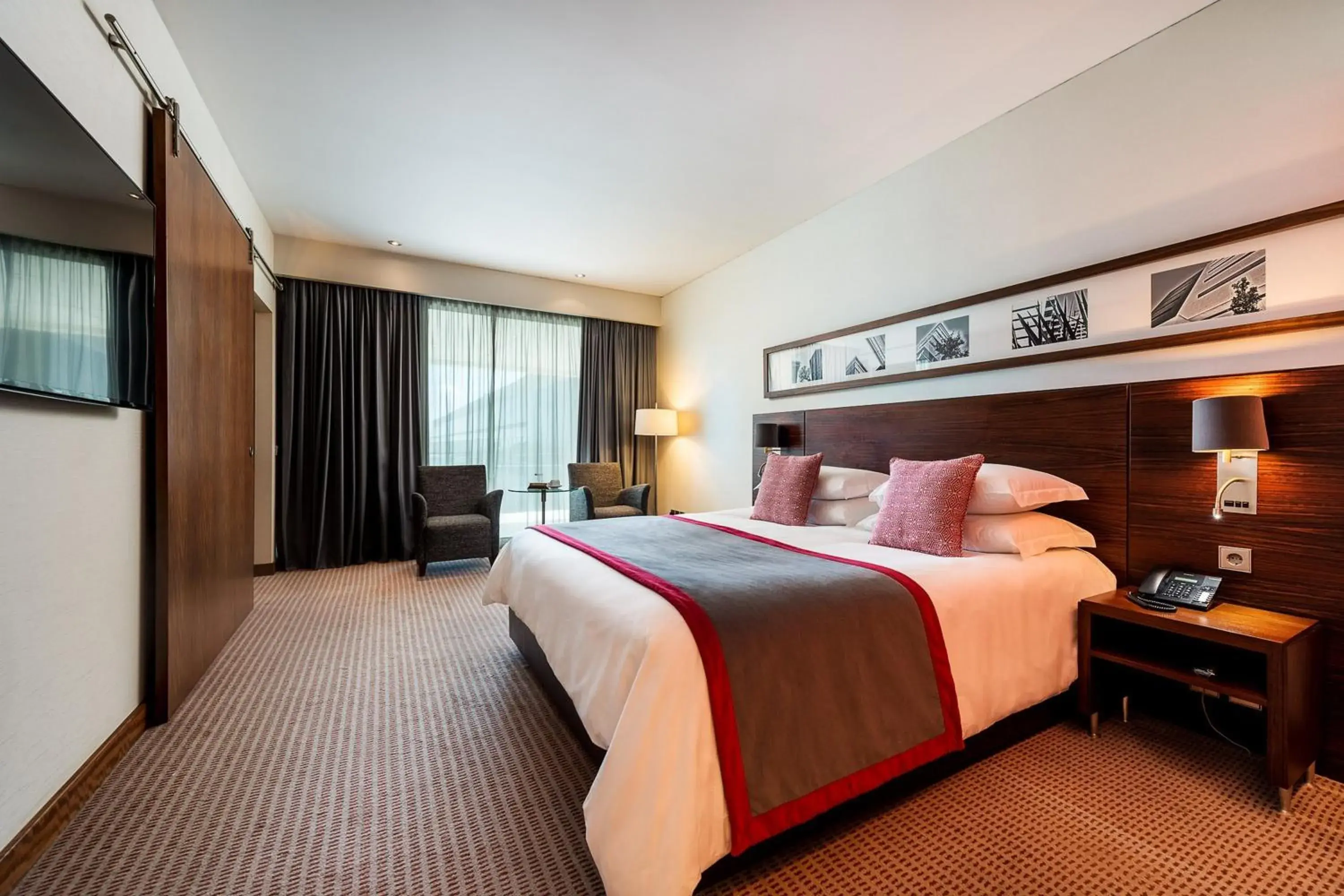 Photo of the whole room, Bed in Lagoas Park Hotel Photo of the whole room, Bed in Lagoas Park Hotel