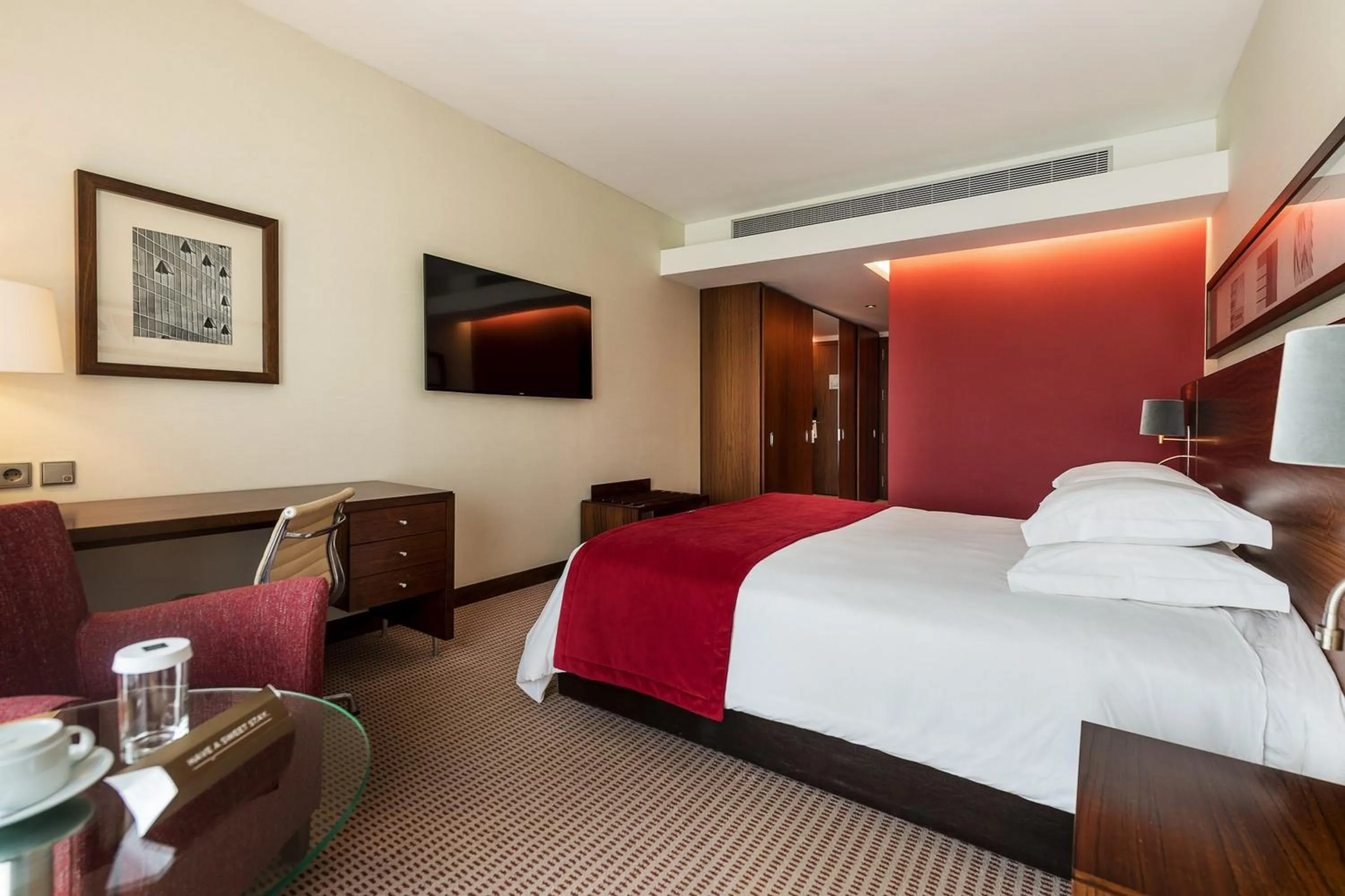 Bed in Lagoas Park Hotel