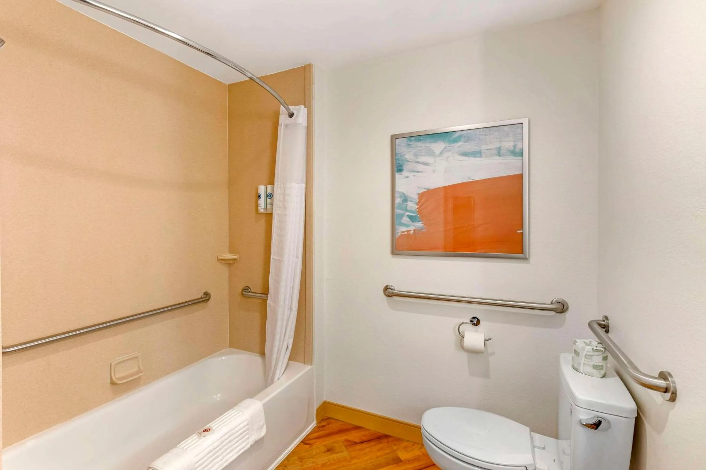 Bedroom in Comfort Inn & Suites Verona at Turning Stone Resort Casino