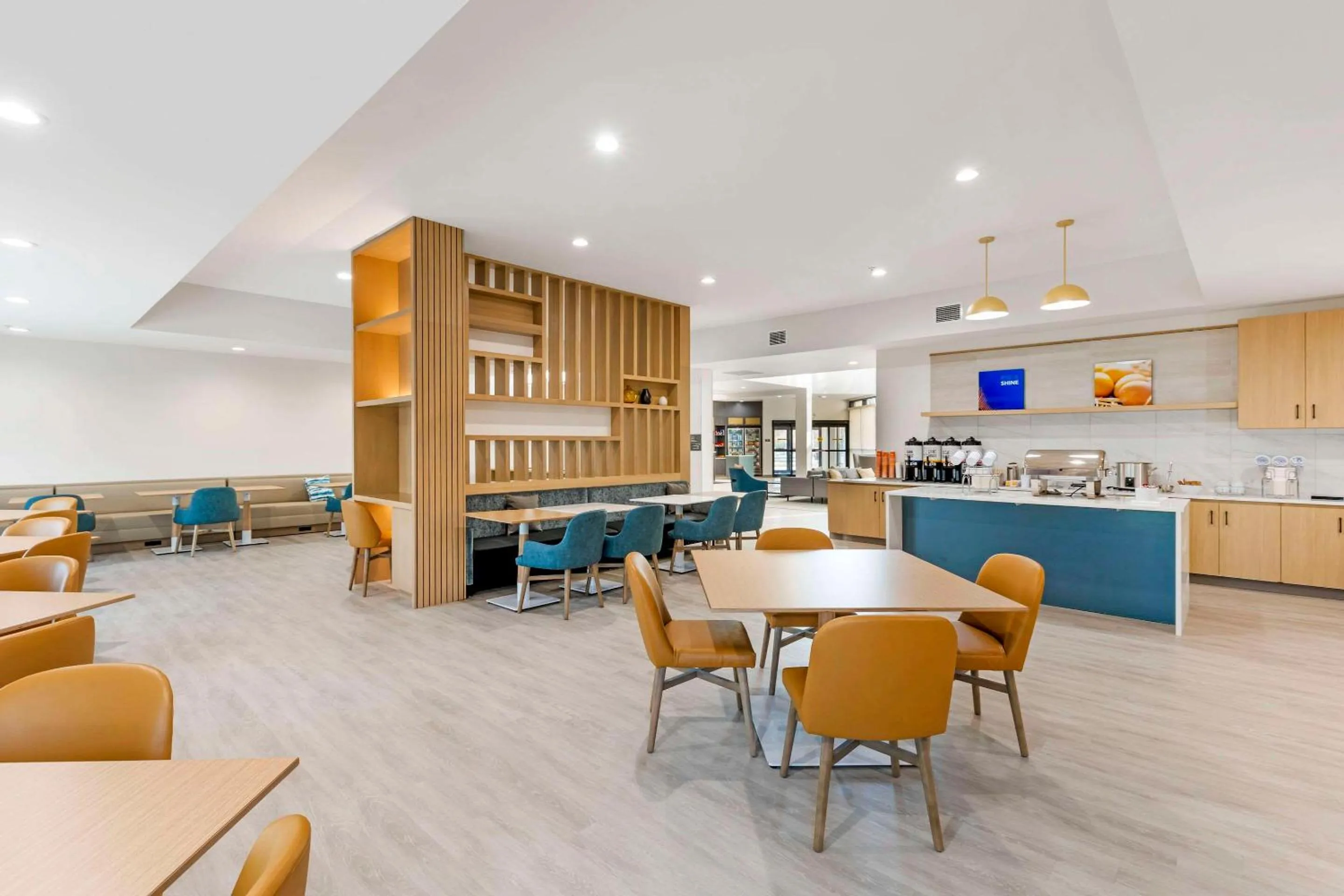 Breakfast in Comfort Inn & Suites Verona at Turning Stone Resort Casino