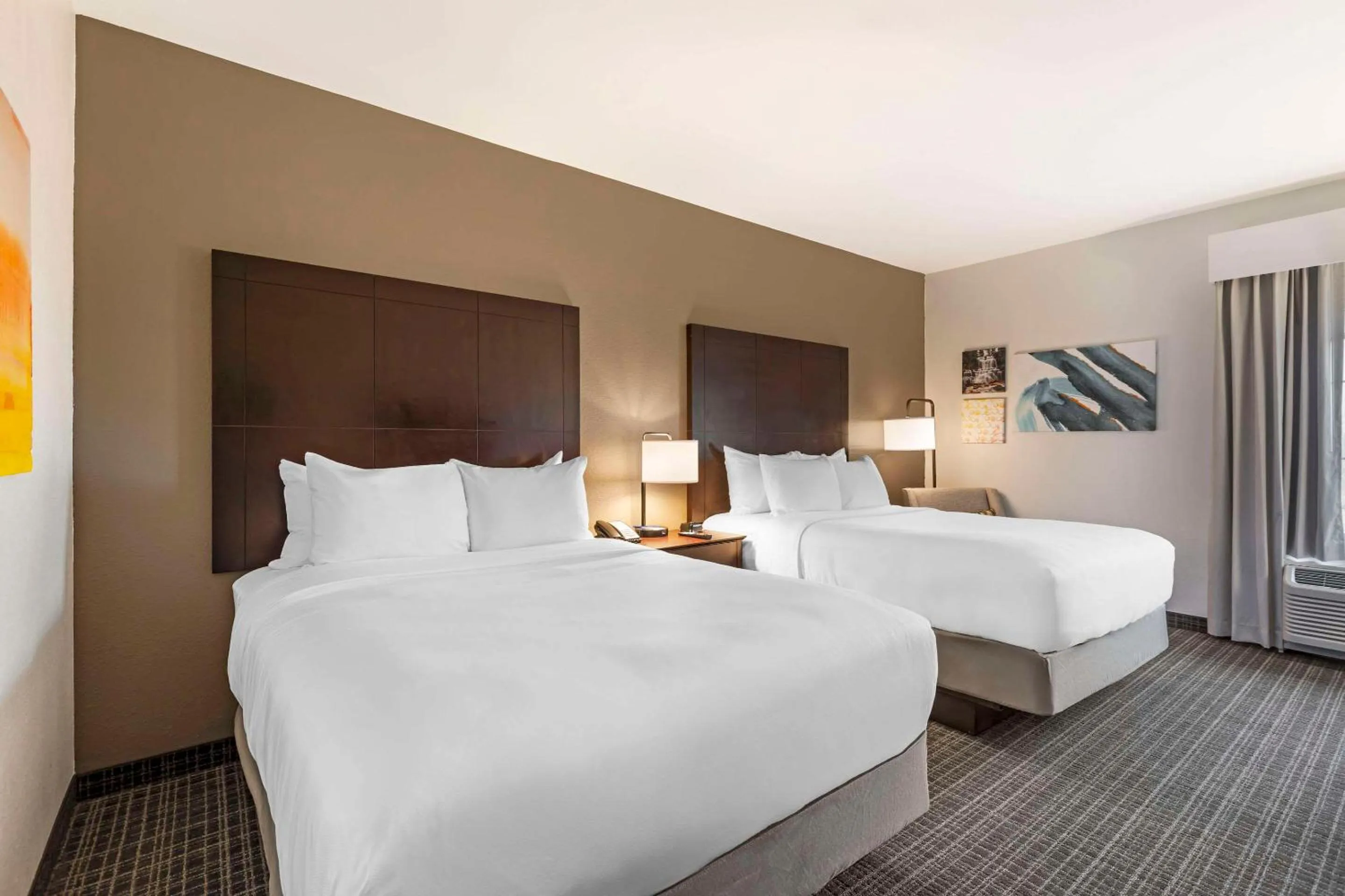 Bedroom, Bed in Comfort Inn & Suites Verona at Turning Stone Resort Casino