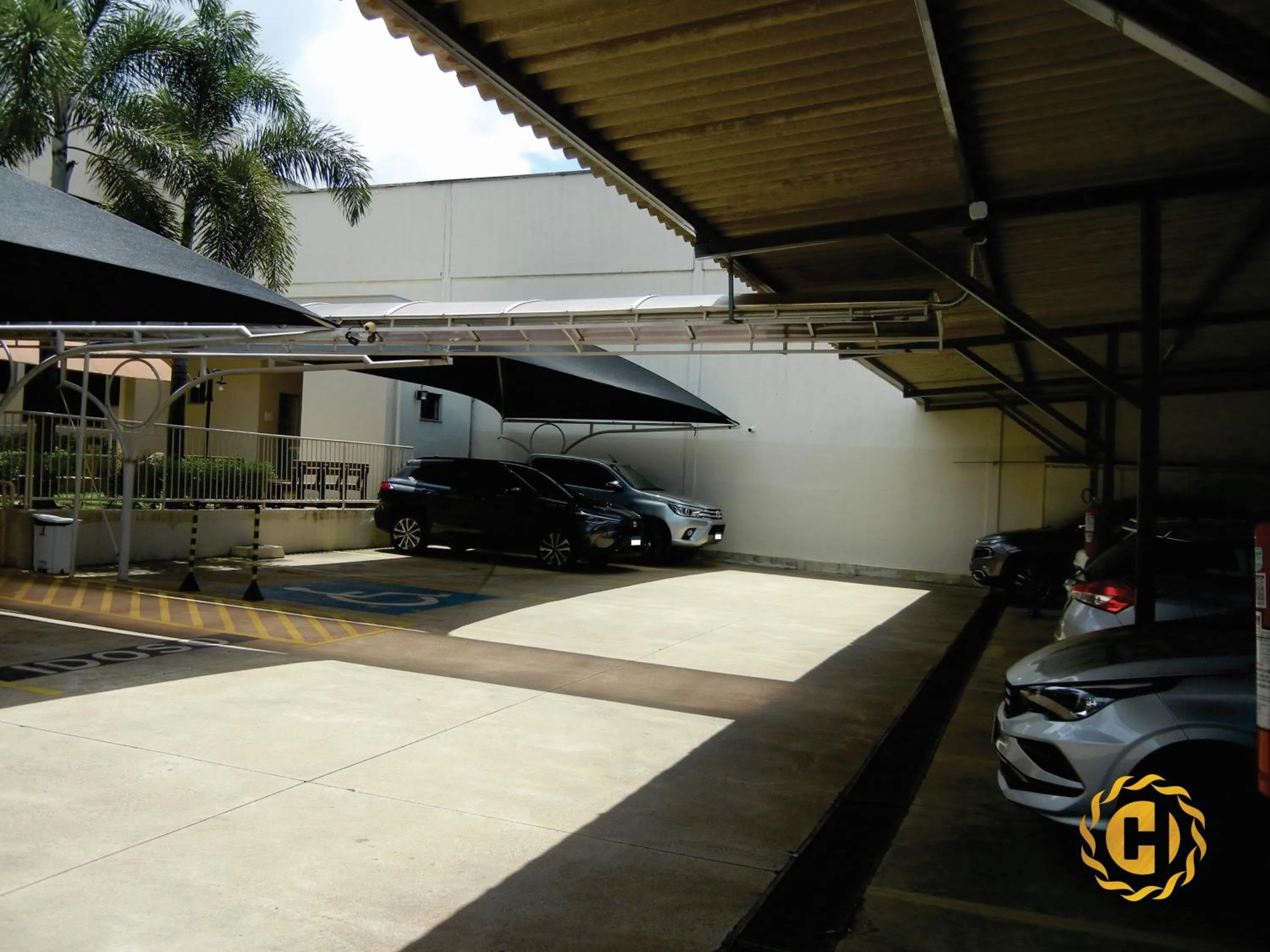 Parking in Hotel Castro