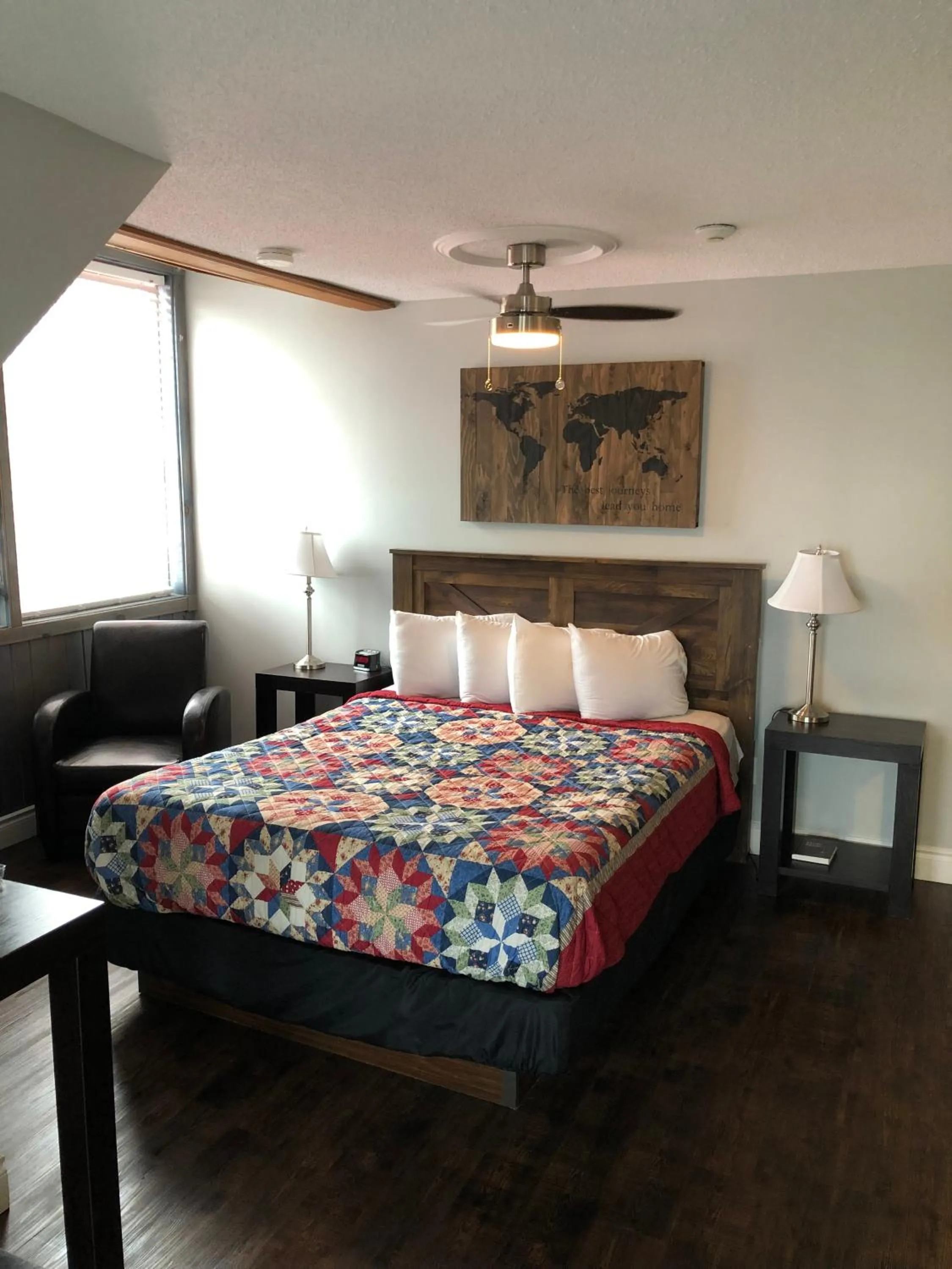 Bedroom, Bed in Boathouse Country Inn