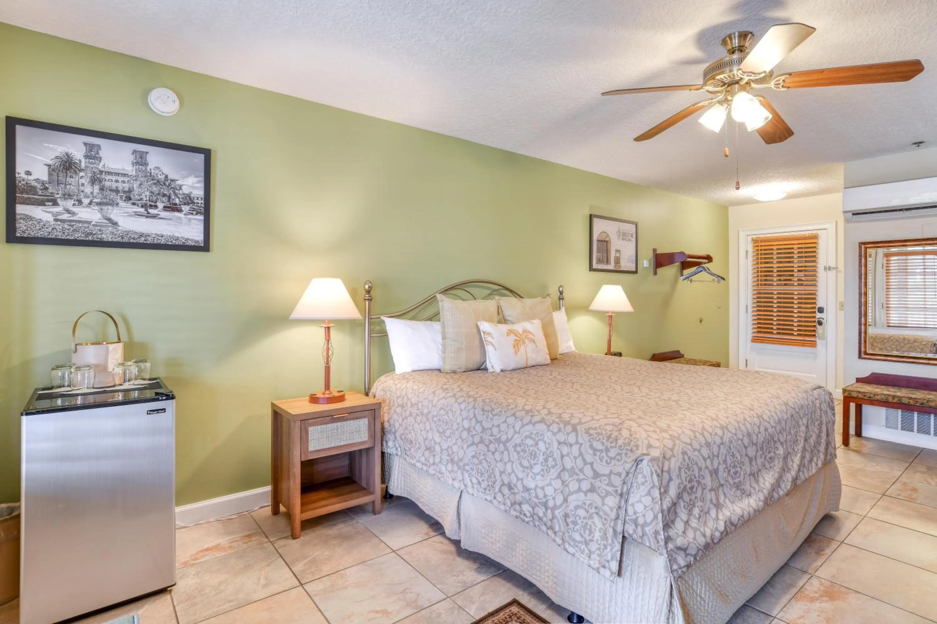 Bedroom, Bed in St George Inn - Saint Augustine