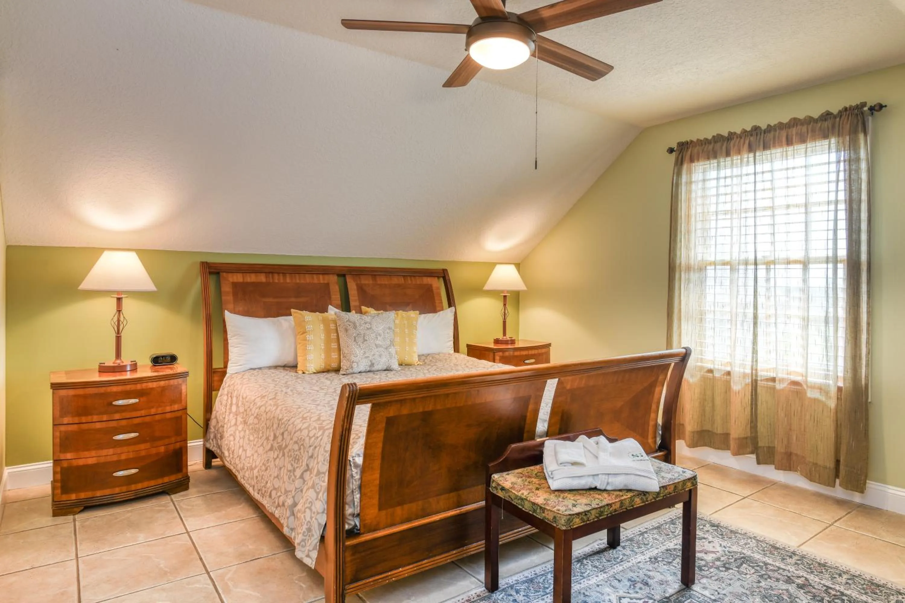 Bedroom, Bed in St George Inn - Saint Augustine