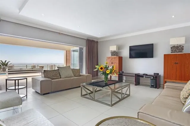 Communal lounge/ TV room in Vetho House Villa Ballito