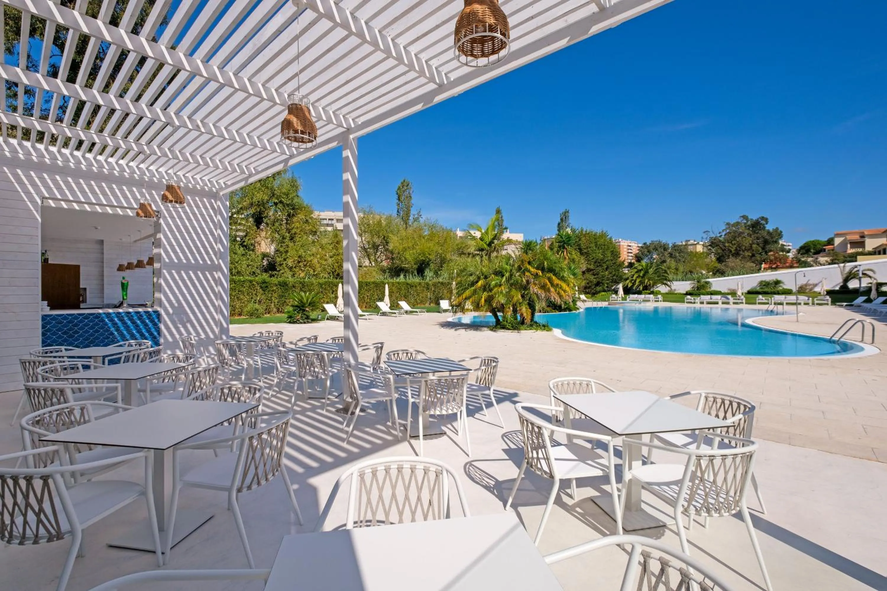 Lounge or bar in Malibu Foz Hotel - La Maison Younan