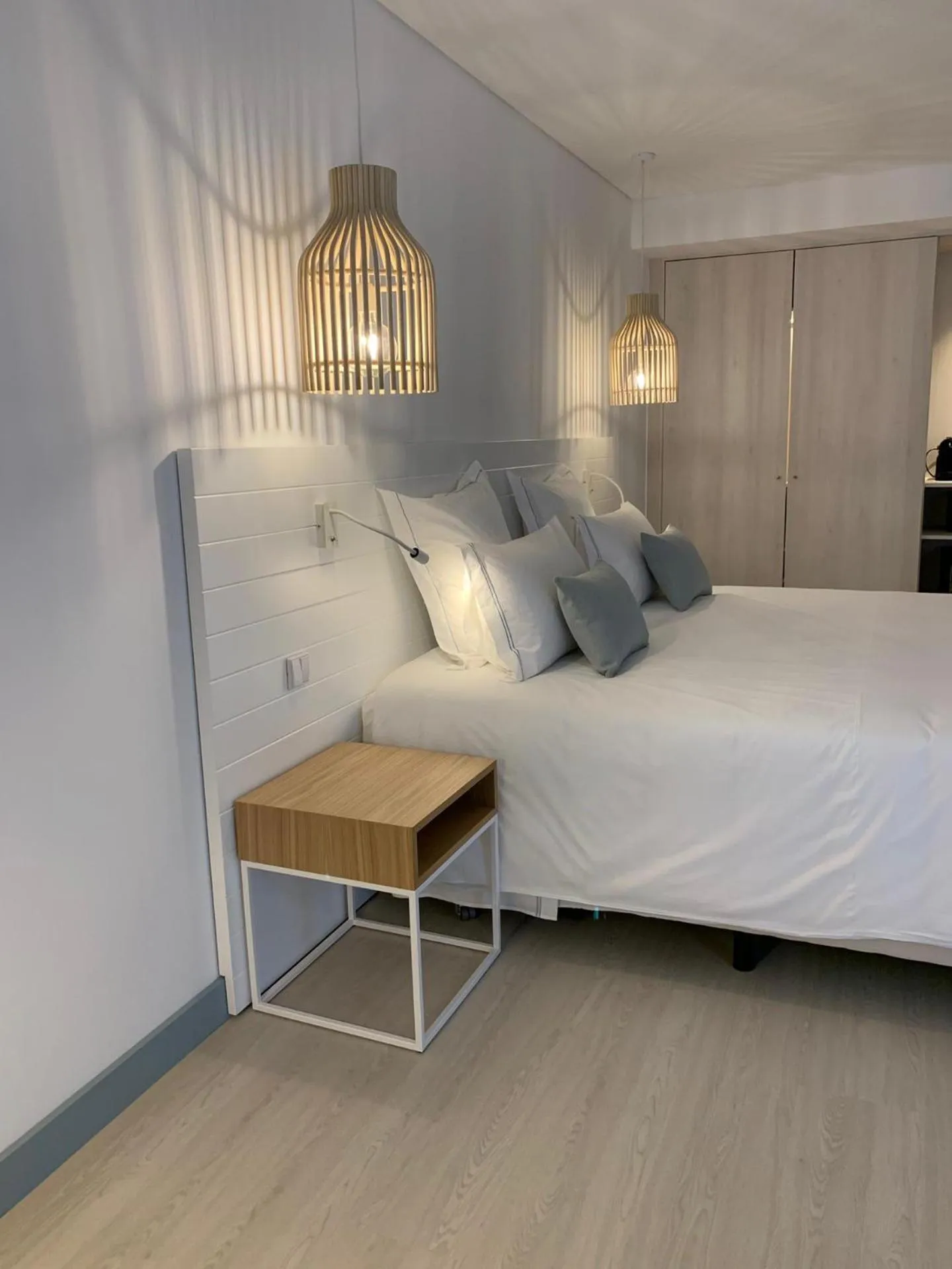 Decorative detail, Bed in Malibu Foz Hotel - La Maison Younan