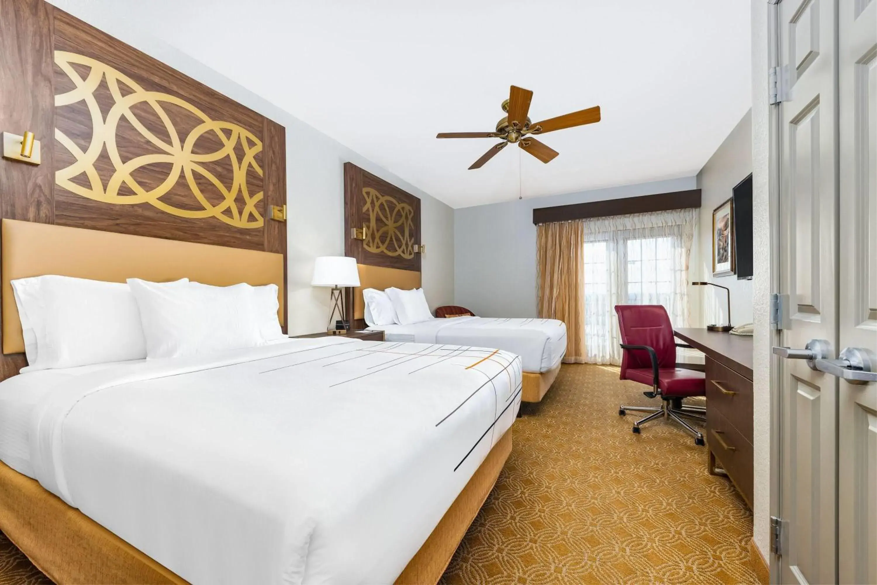 Photo of the whole room, Bed in La Quinta by Wyndham Marble Falls Photo of the whole room, Bed in La Quinta by Wyndham Marble Falls