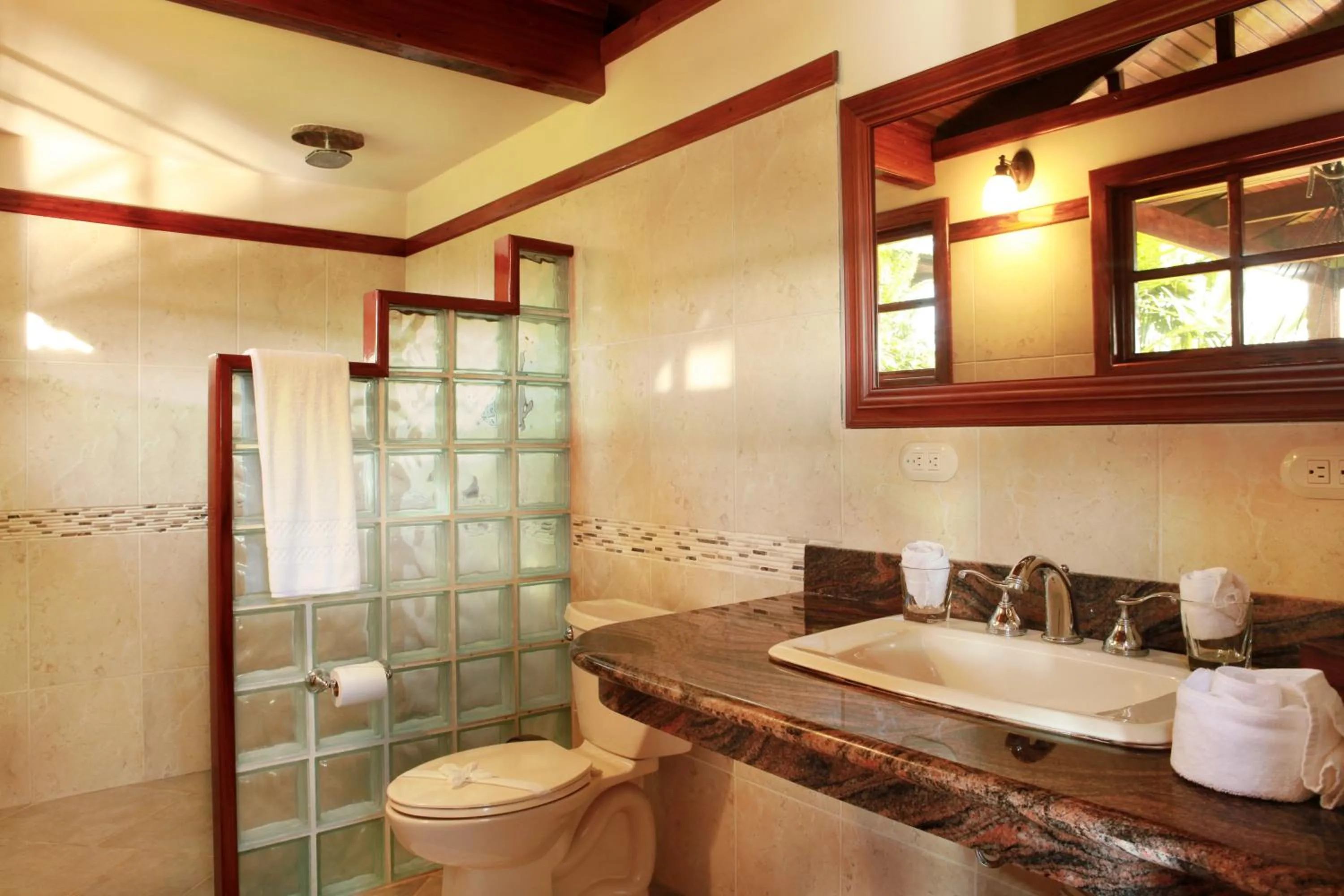 Shower in Aguila de Osa Rainforest Lodge