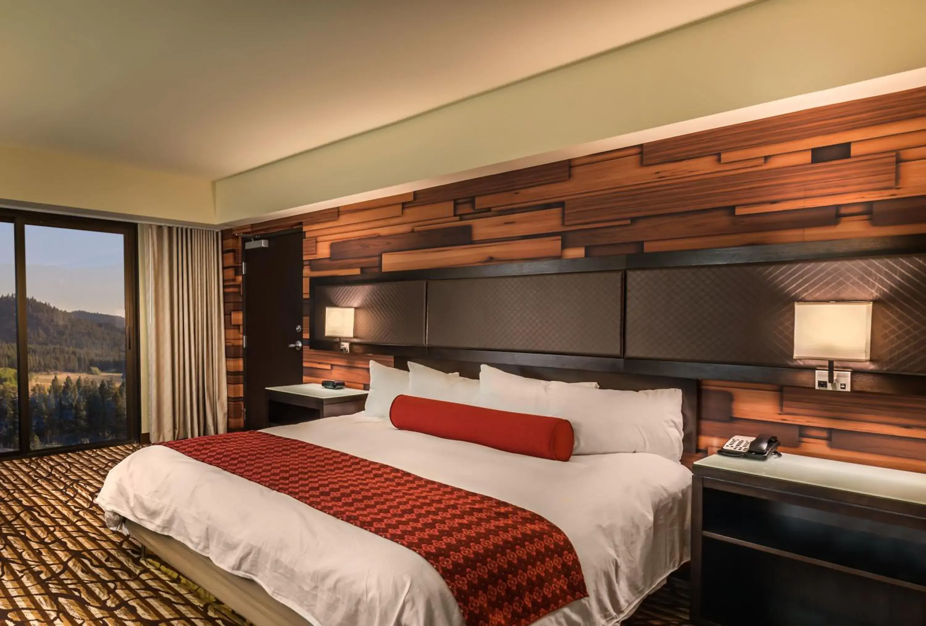 Bed in Bally's Lake Tahoe Casino Resort Bed in Bally's Lake Tahoe Casino Resort