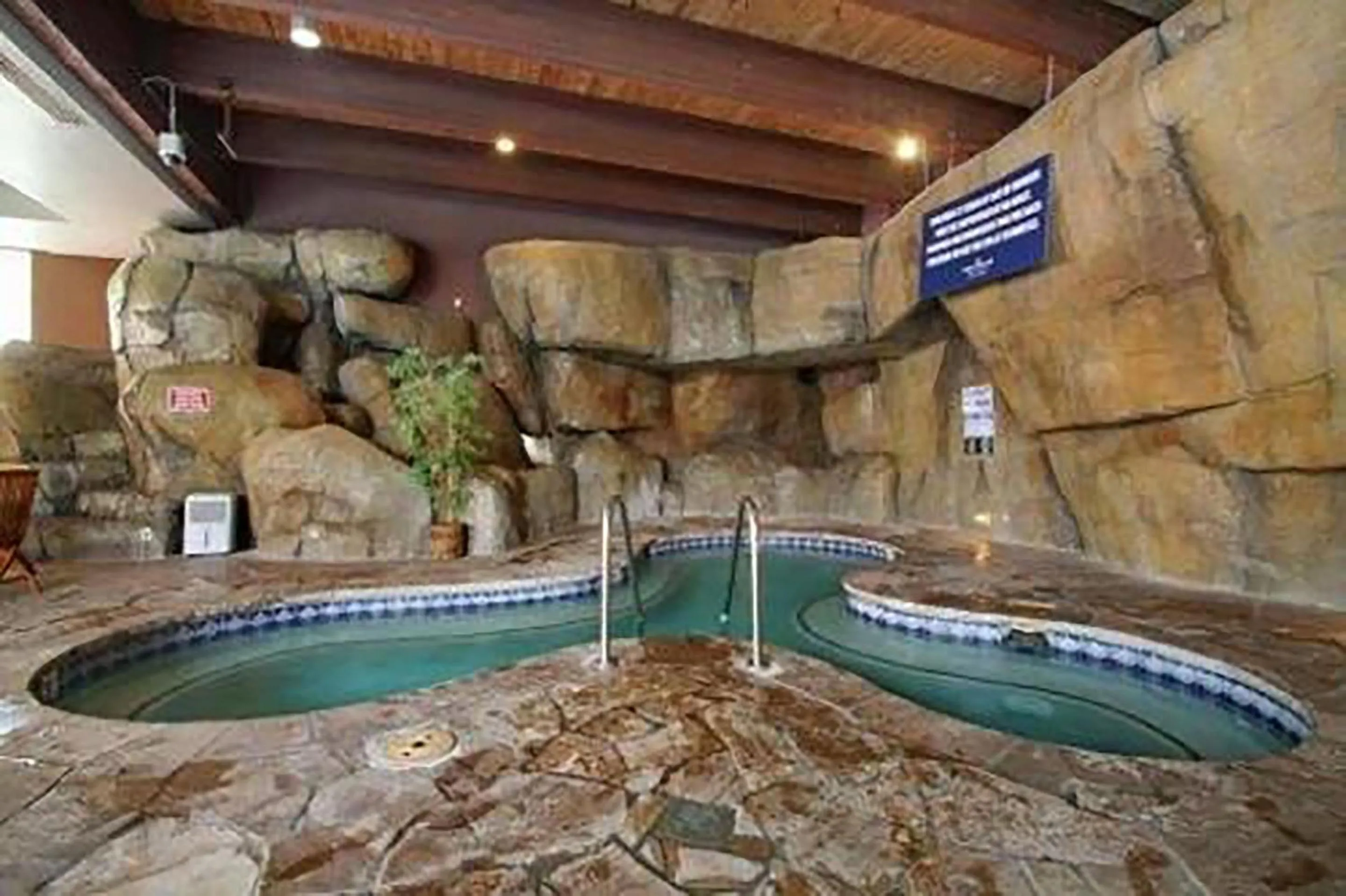 Hot Tub in Bally's Lake Tahoe Casino Resort