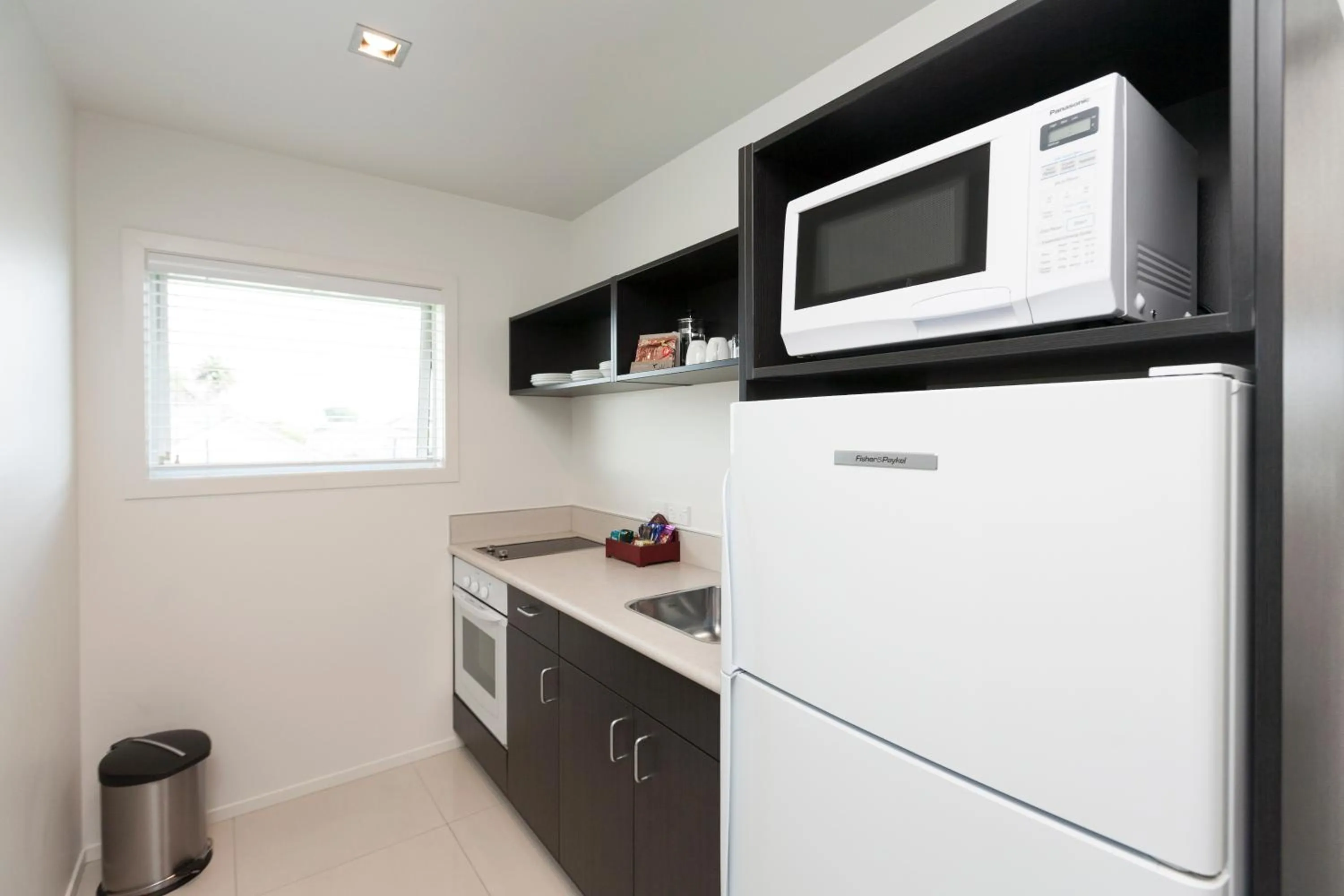 Kitchen or kitchenette in The Dawson Motel
