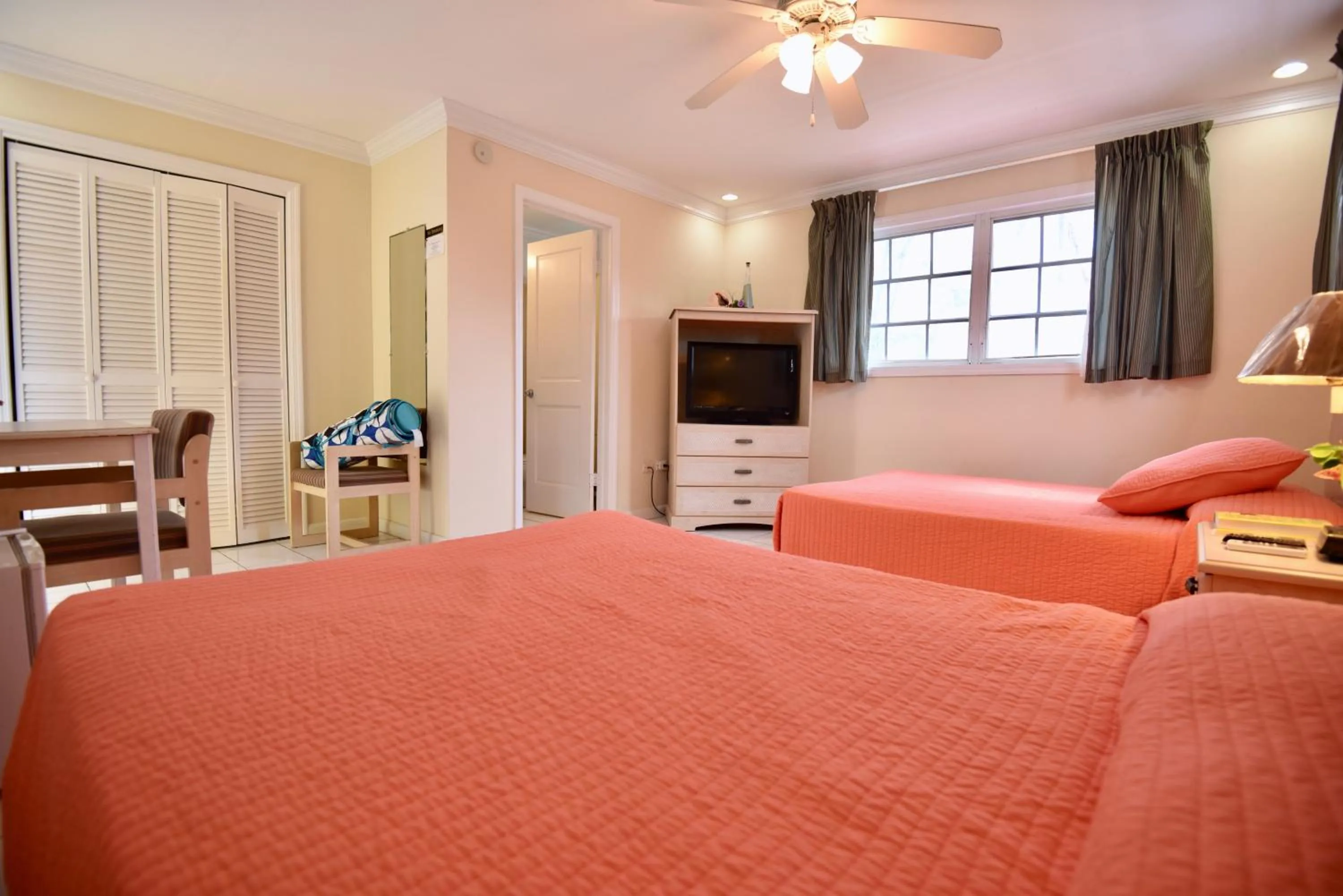 Bedroom, Bed in Nathan's Lodge