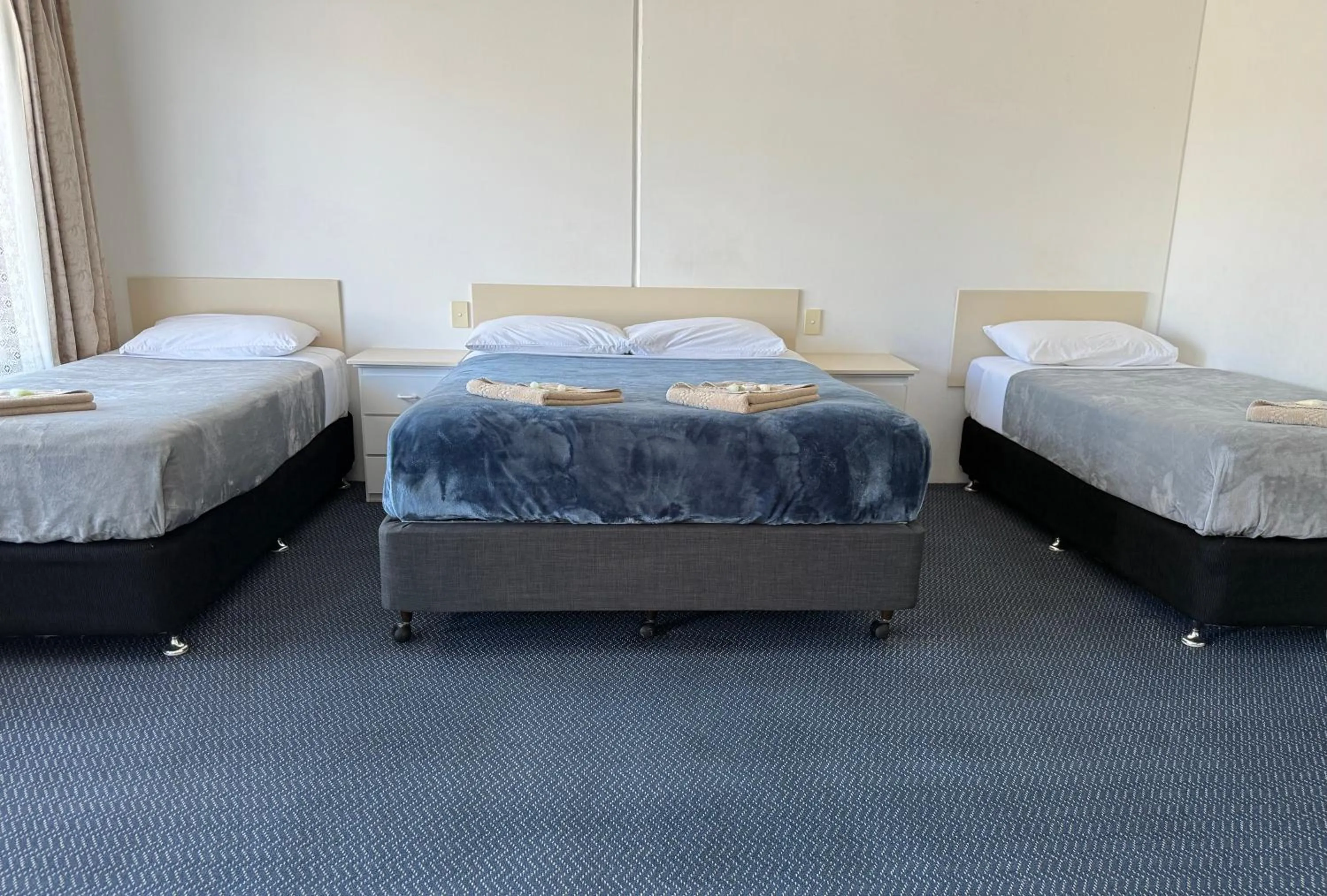 Bedroom, Bed in Heyfield Motel and Apartments