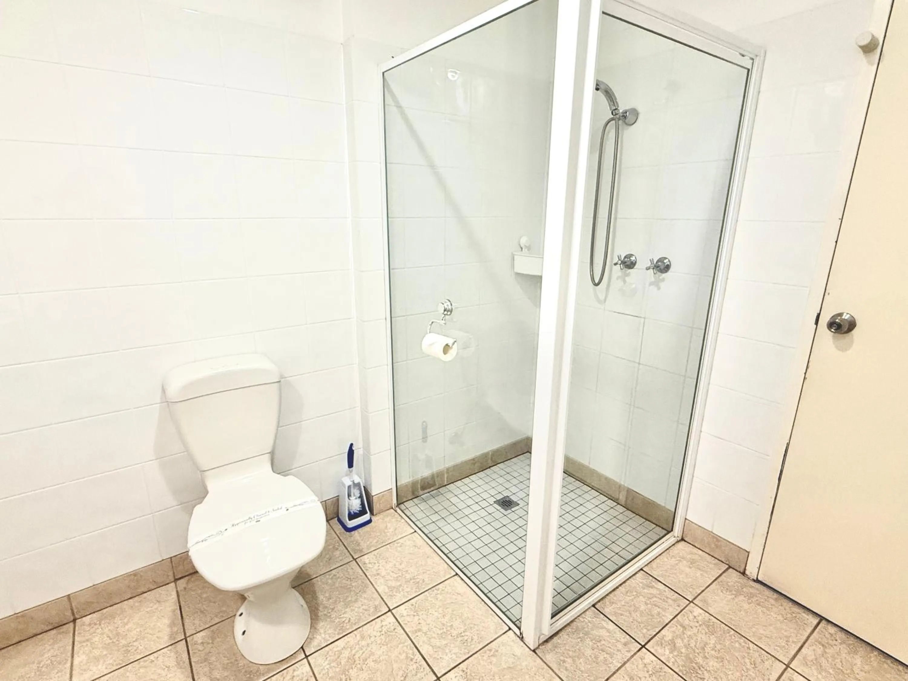 Bathroom in Heyfield Motel and Apartments