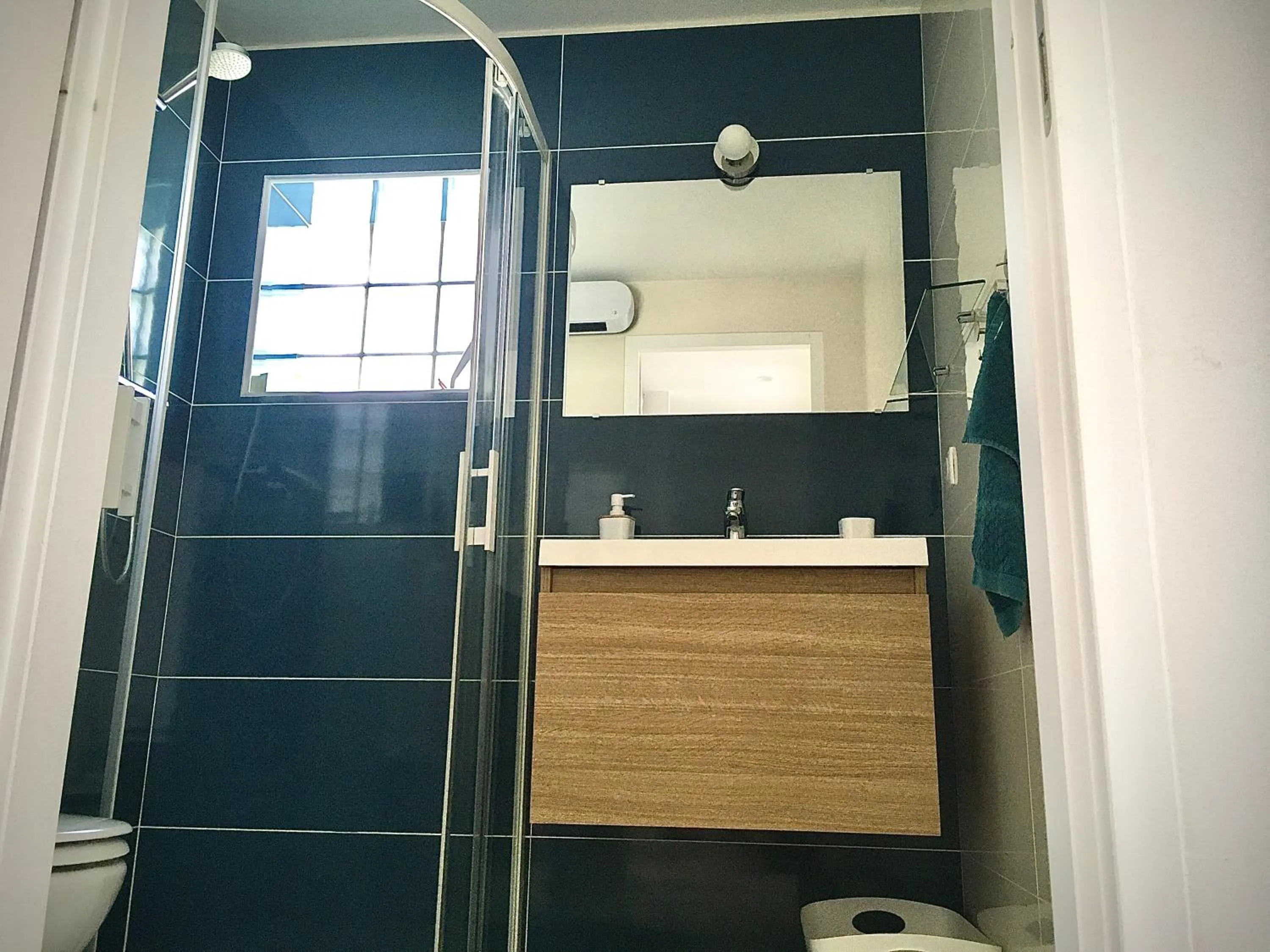 Bathroom in Cassis Ma Vie Là