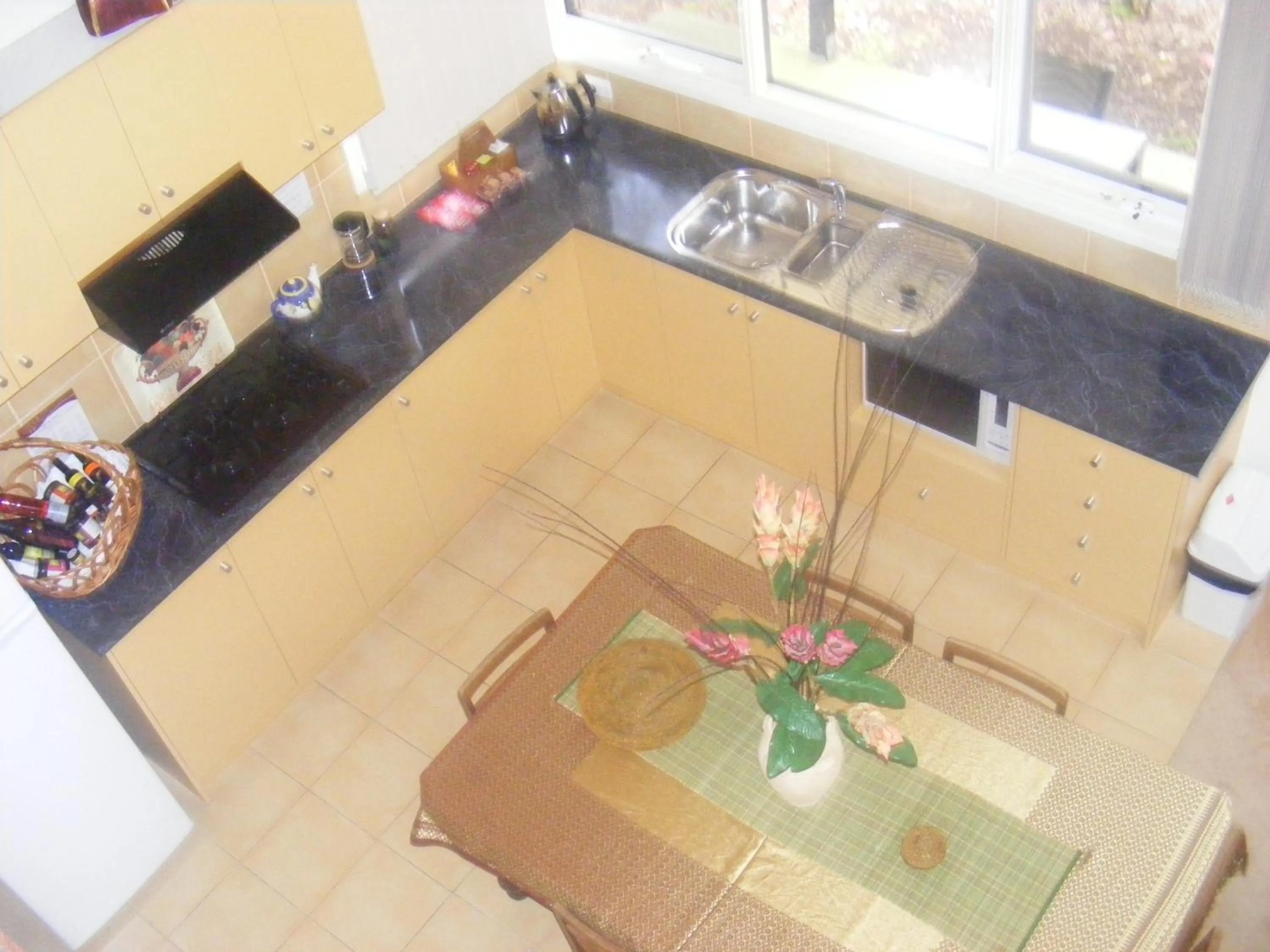 Kitchen or kitchenette in Weeroona Bed And Breakfast