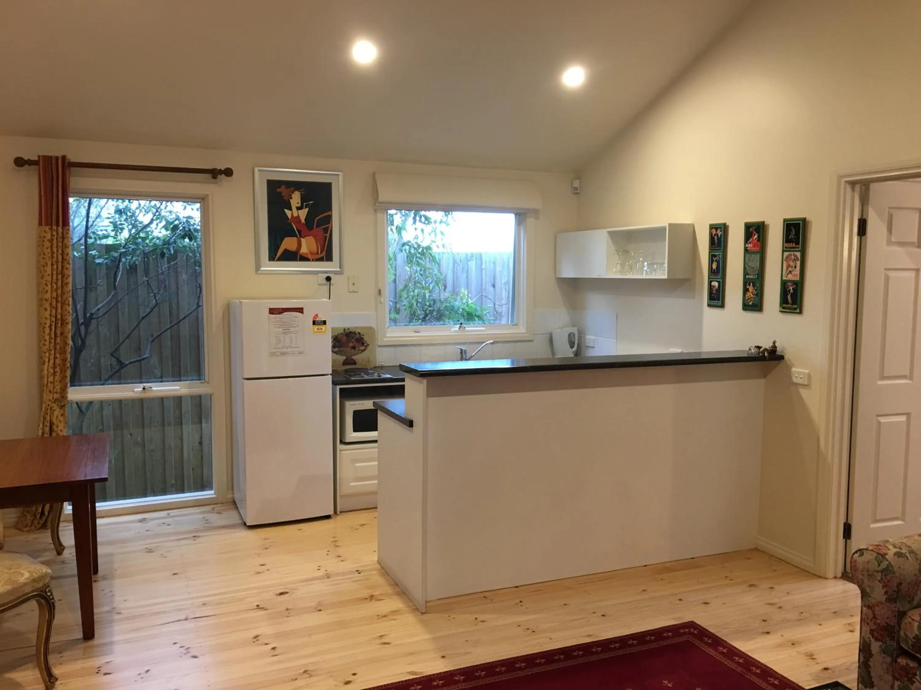 Kitchen or kitchenette in Weeroona Bed And Breakfast