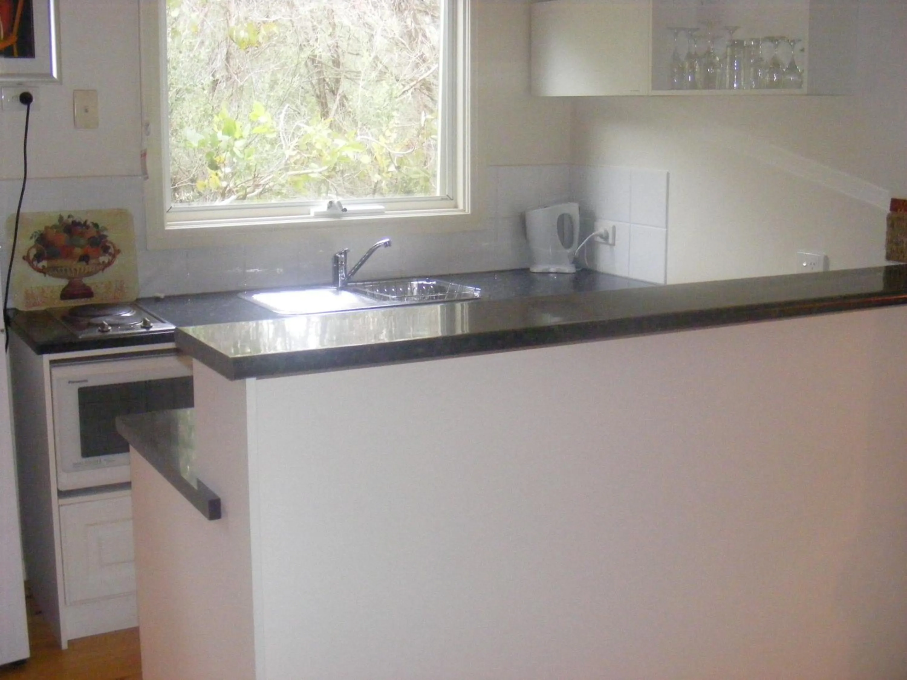 Kitchen or kitchenette in Weeroona Bed And Breakfast