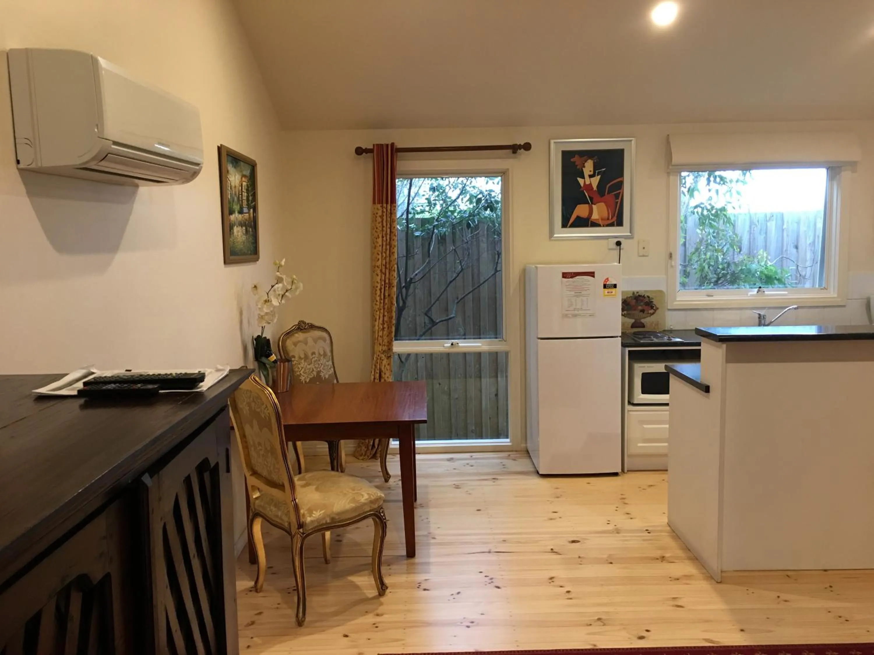 Dining area in Weeroona Bed And Breakfast