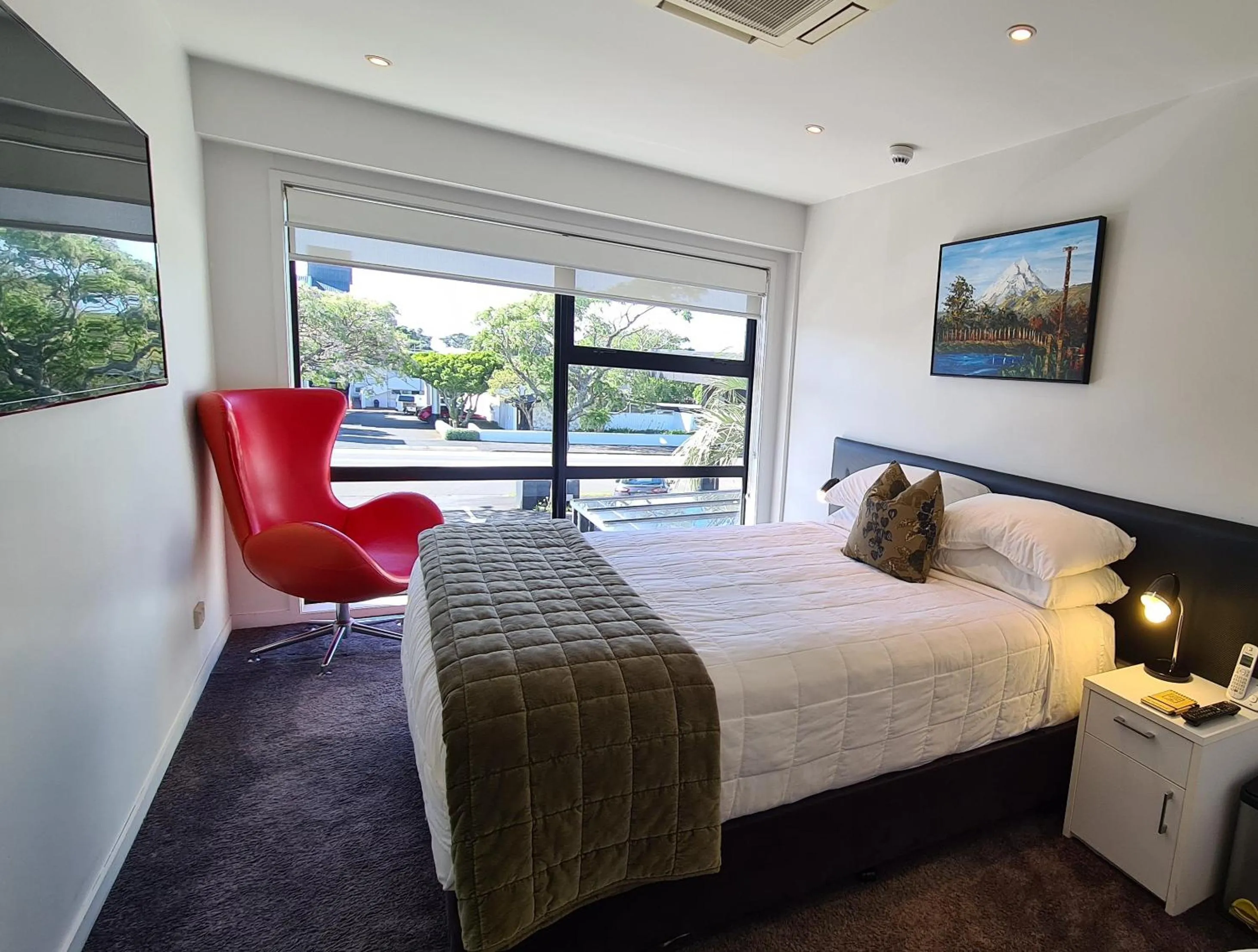 Bed in The Devon Hotel A Heritage Hotel