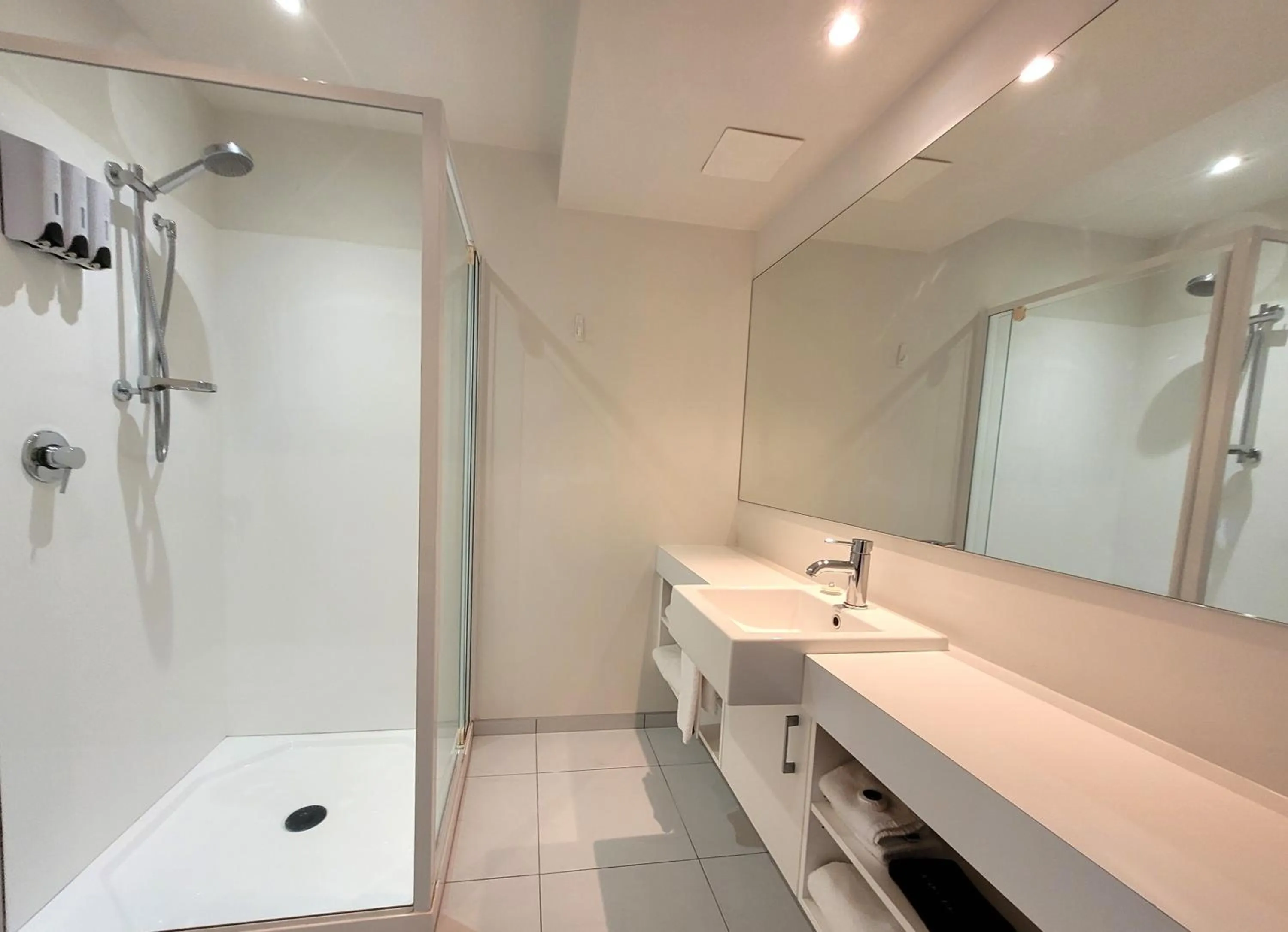 Shower in The Devon Hotel A Heritage Hotel