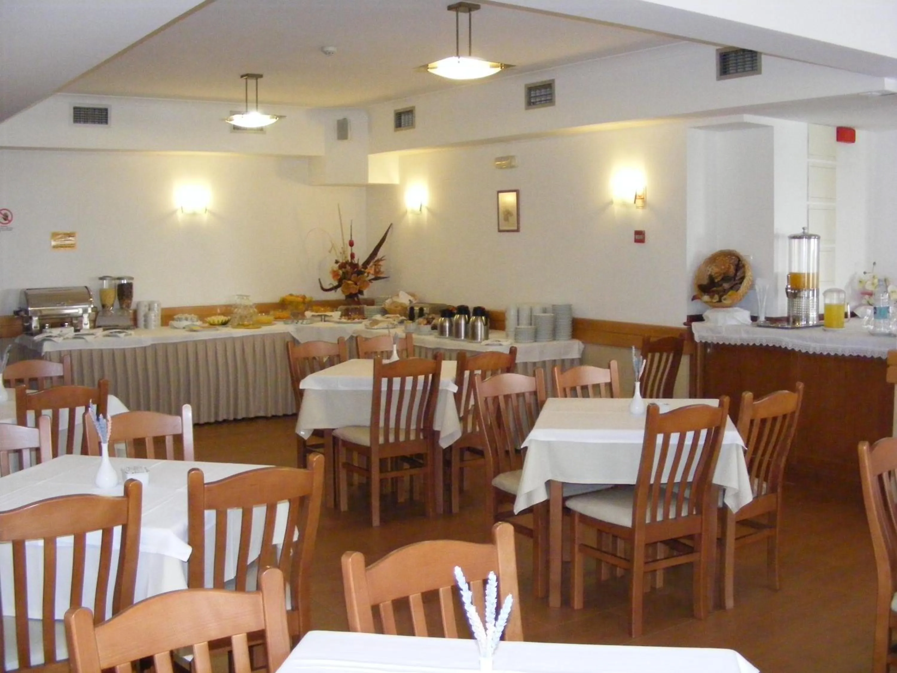 Restaurant/places to eat in Hotel Santa Mafalda