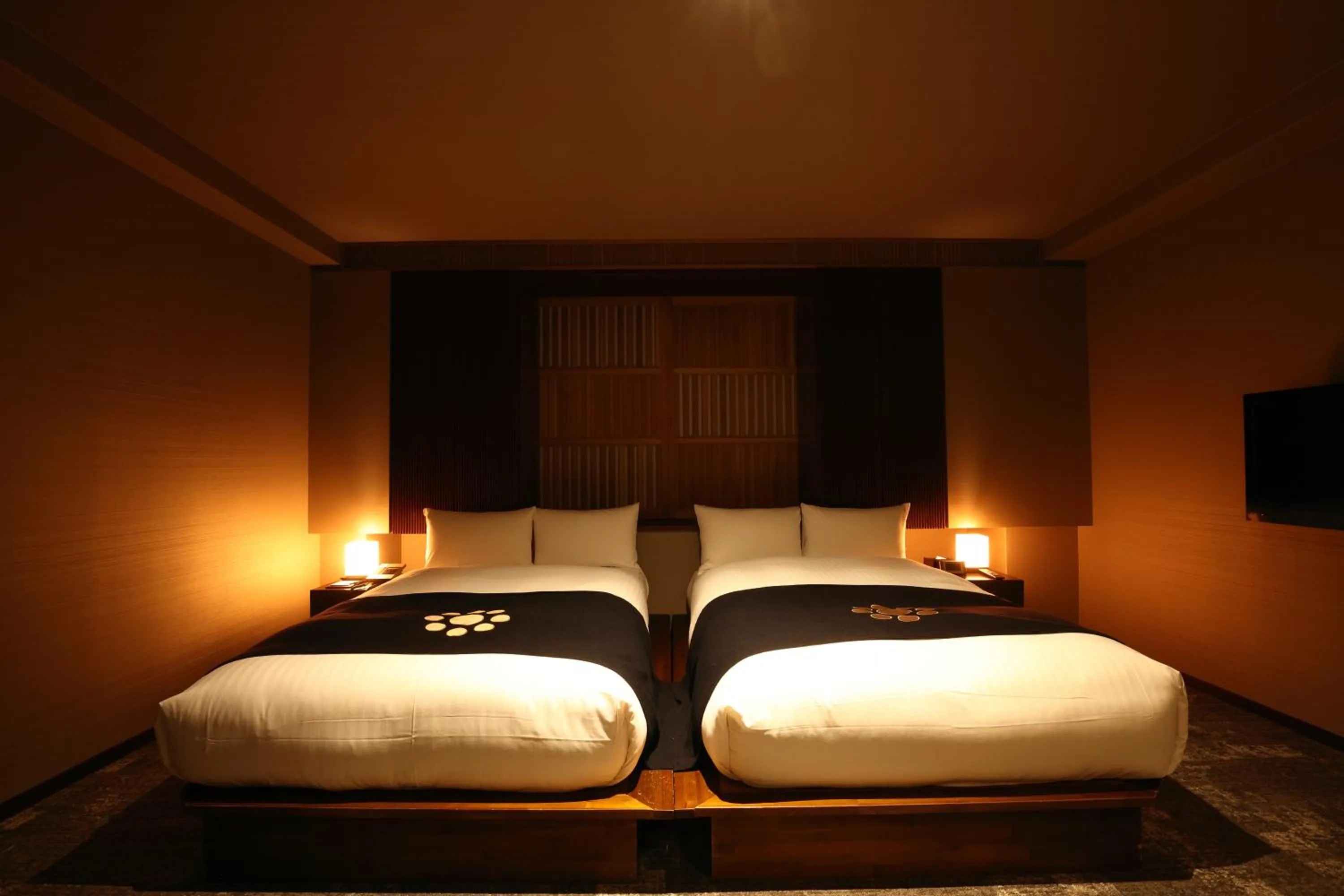 Bed in Ryotei Matsuya Honkan Suizenji