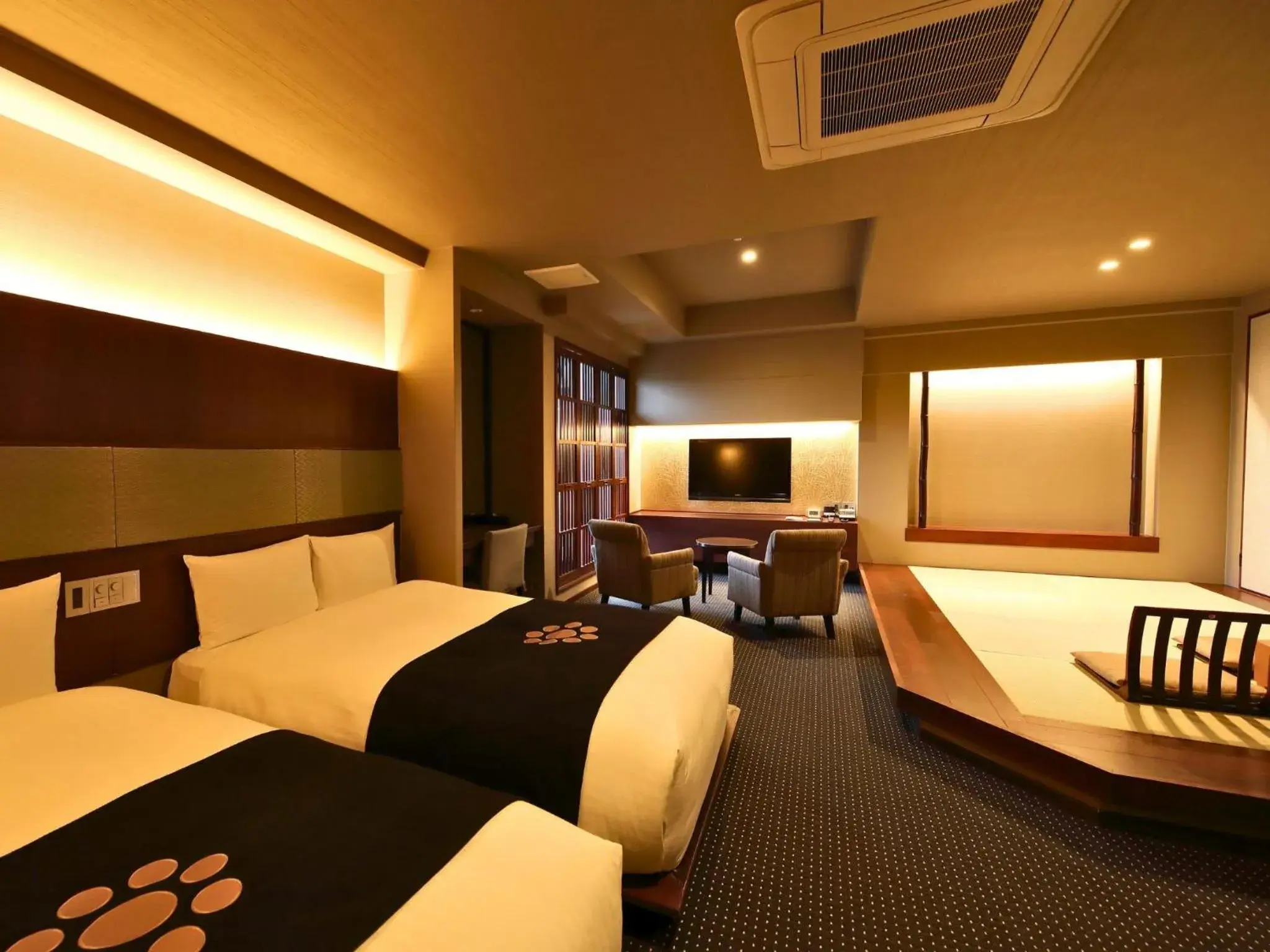 Photo of the whole room, Bed in Ryotei Matsuya Honkan Suizenji Photo of the whole room, Bed in Ryotei Matsuya Honkan Suizenji