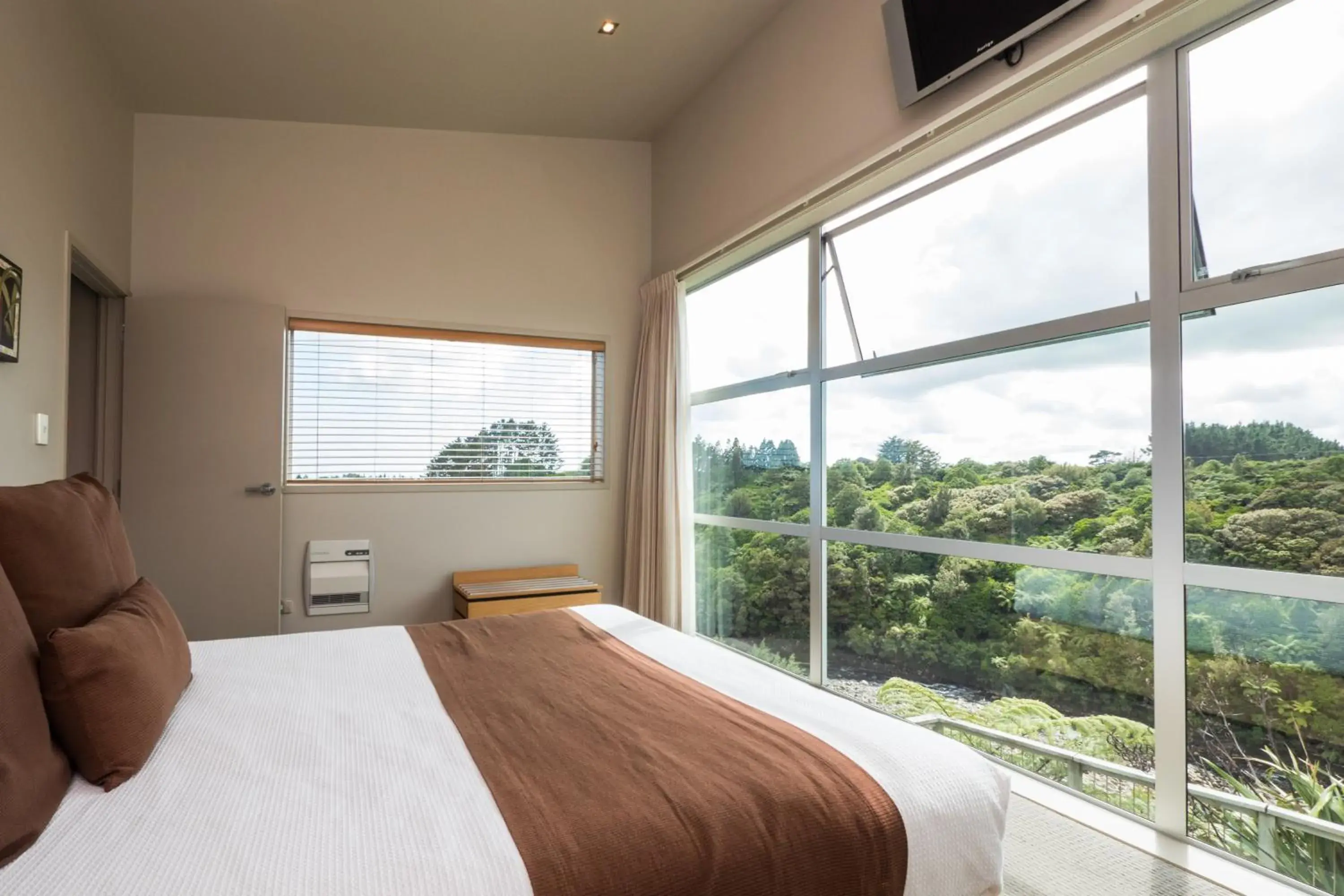 One-Bedroom Apartment in One Burgess Hill One-Bedroom Apartment in One Burgess Hill