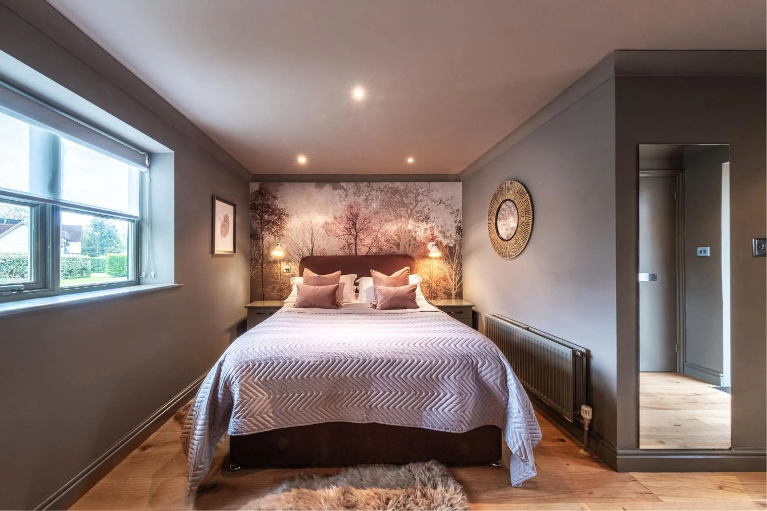 Photo of the whole room, Bed in The Cricketers Clavering