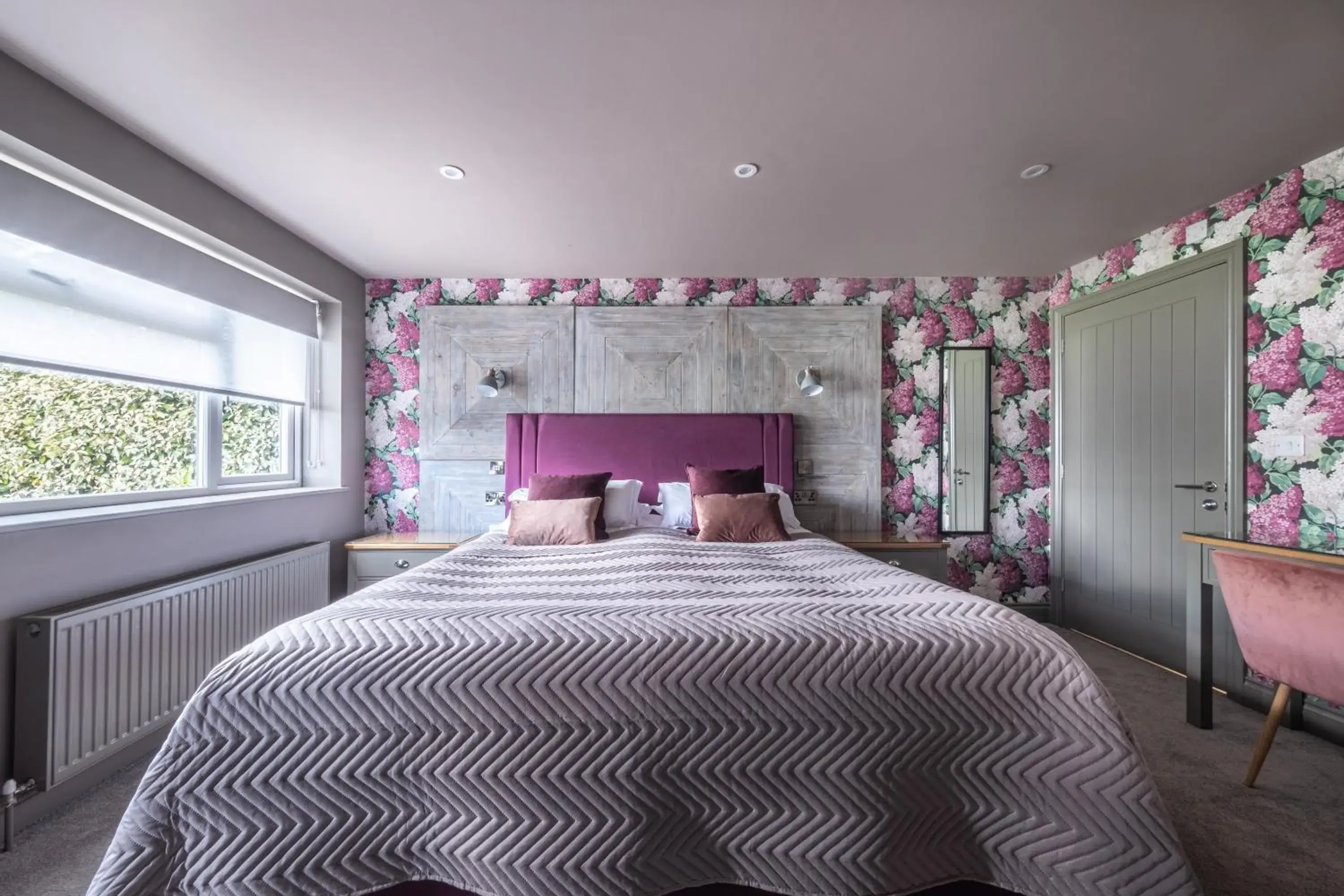 Bedroom, Bed in The Cricketers Clavering Bedroom, Bed in The Cricketers Clavering