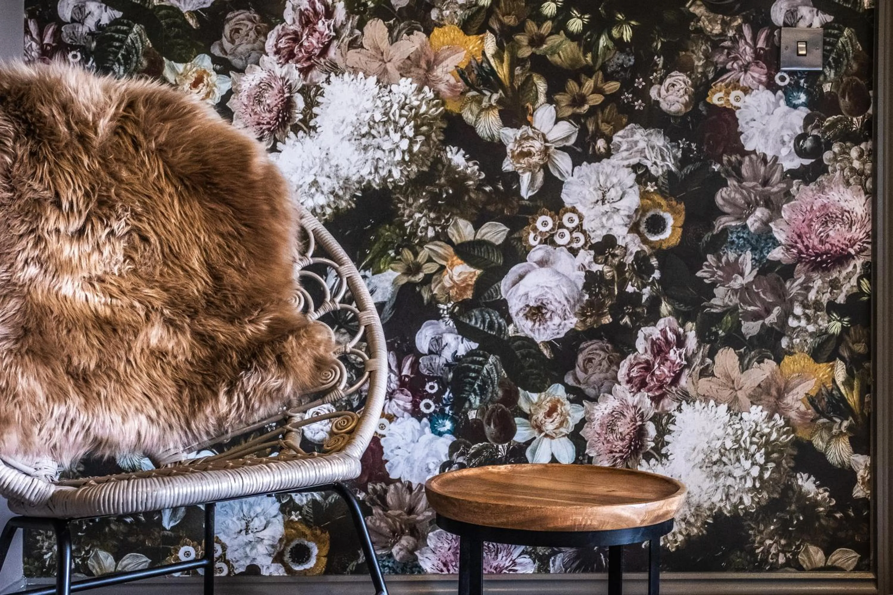 Decorative detail in The Cricketers Clavering