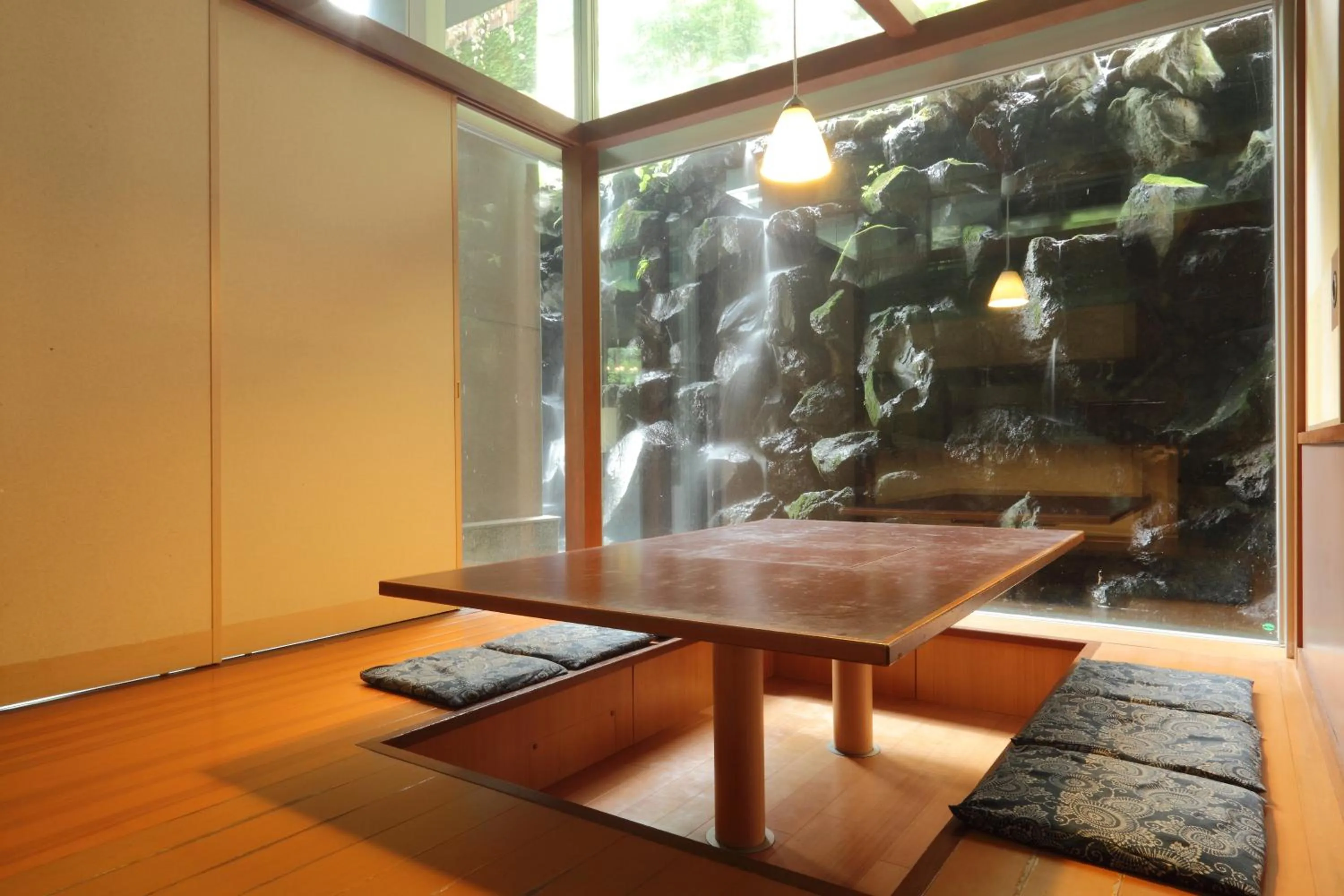 Restaurant/places to eat in Hotel Futaba