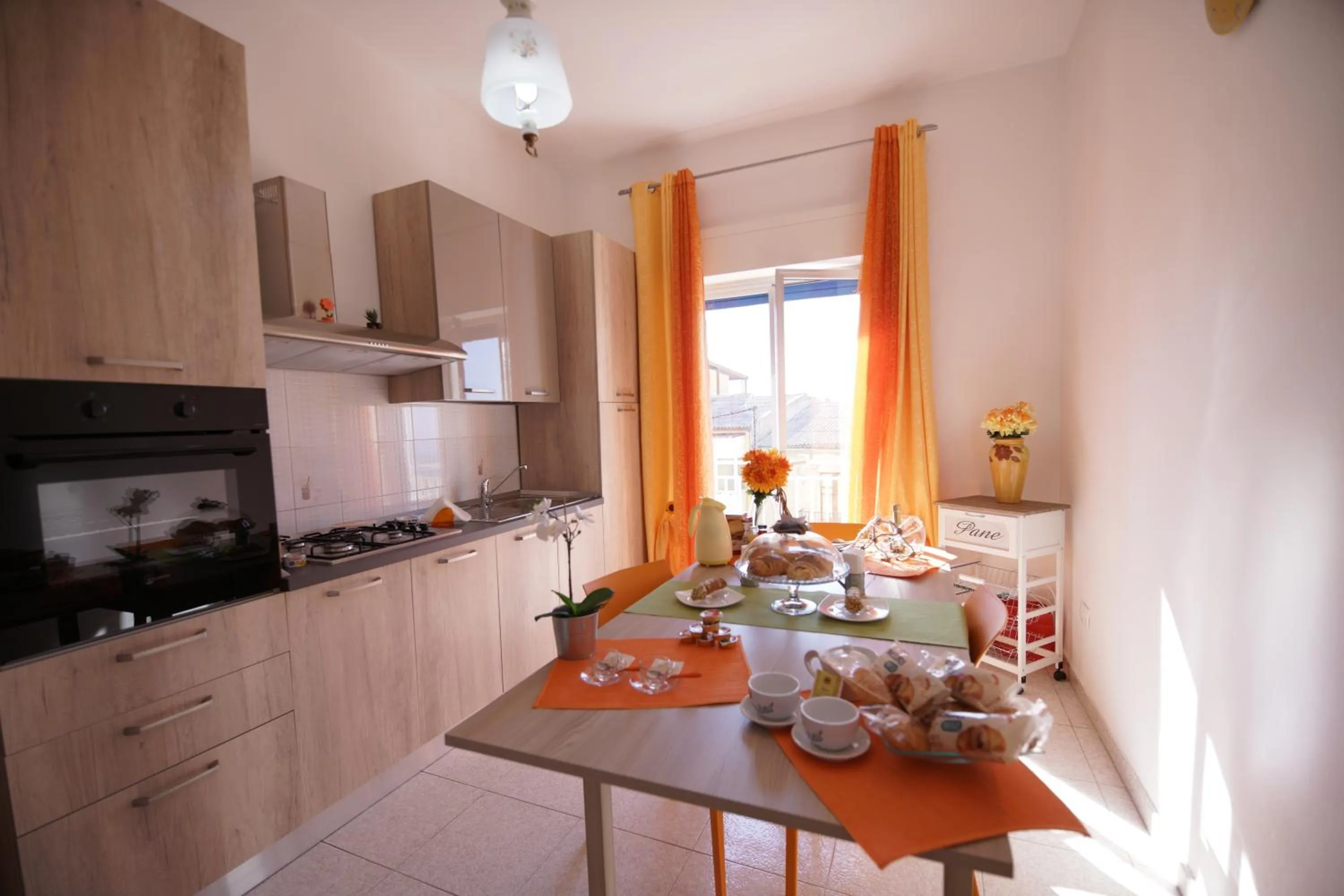 Communal kitchen in B&B Nodo Francescano