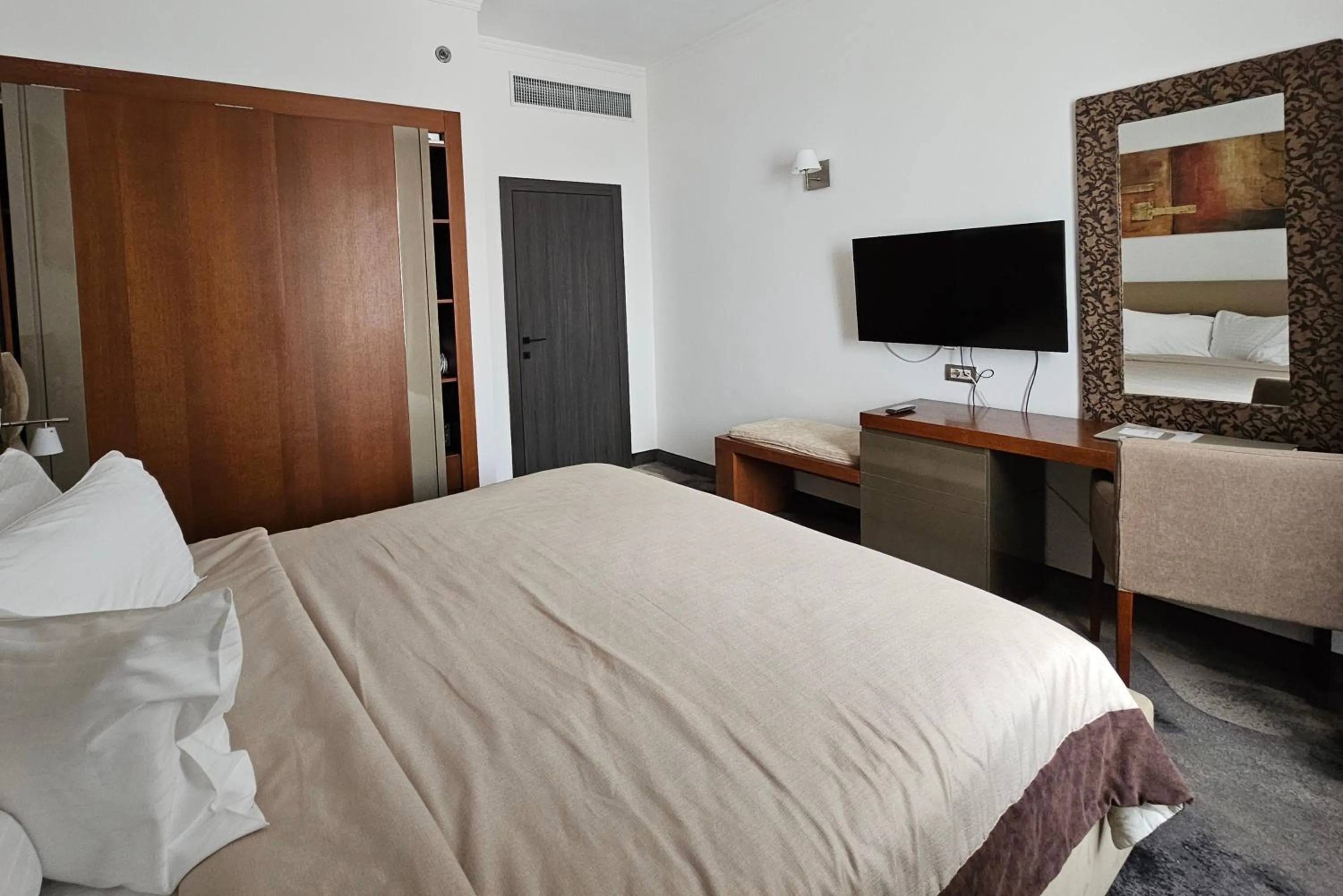 Bed in Iaki Conference & Spa Hotel